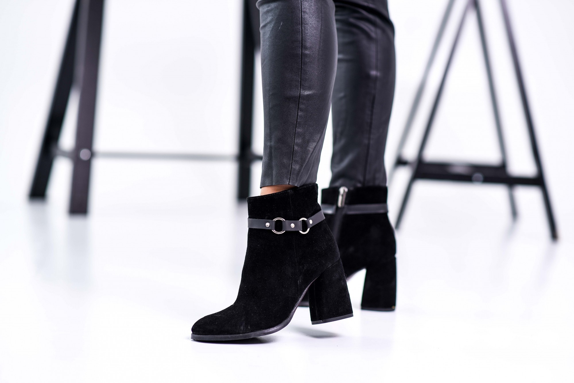 

Ботинки Maya Shoes 2375 Черный 40р