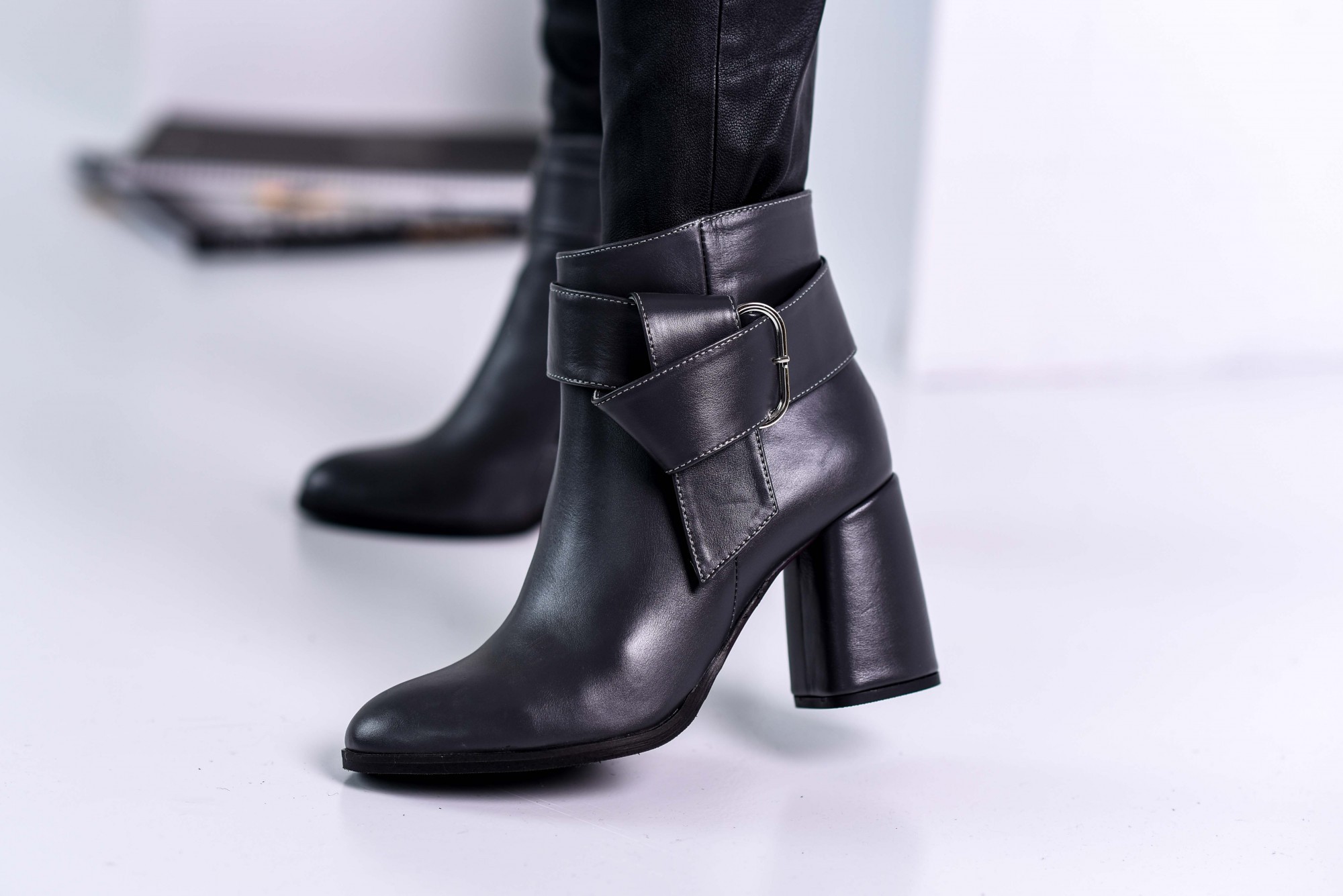 

Ботинки Maya Shoes 2347 Серый 36р