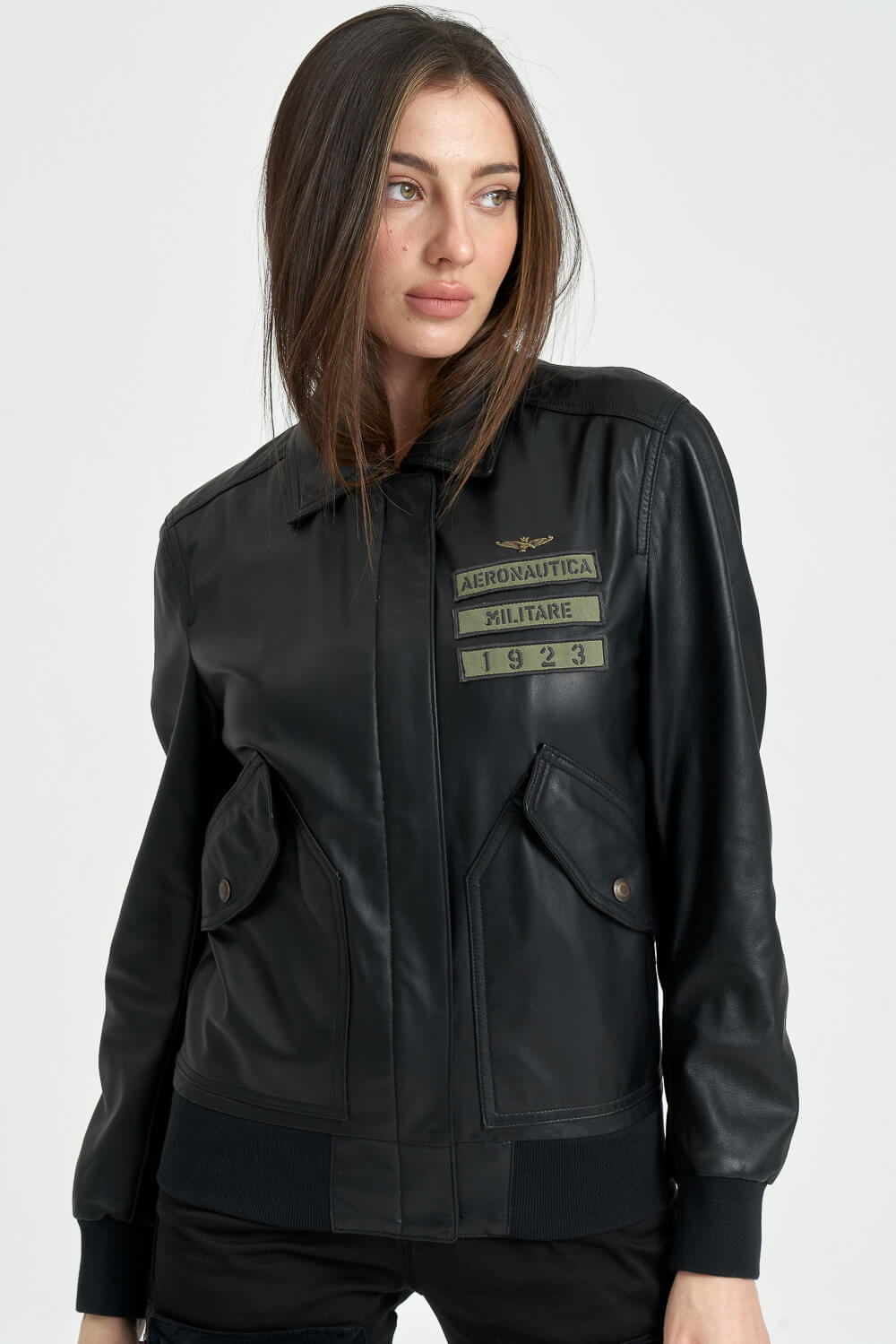 Пилотная женская куртка из кожи Aeronautica Militare 4616 44 – низкие ...