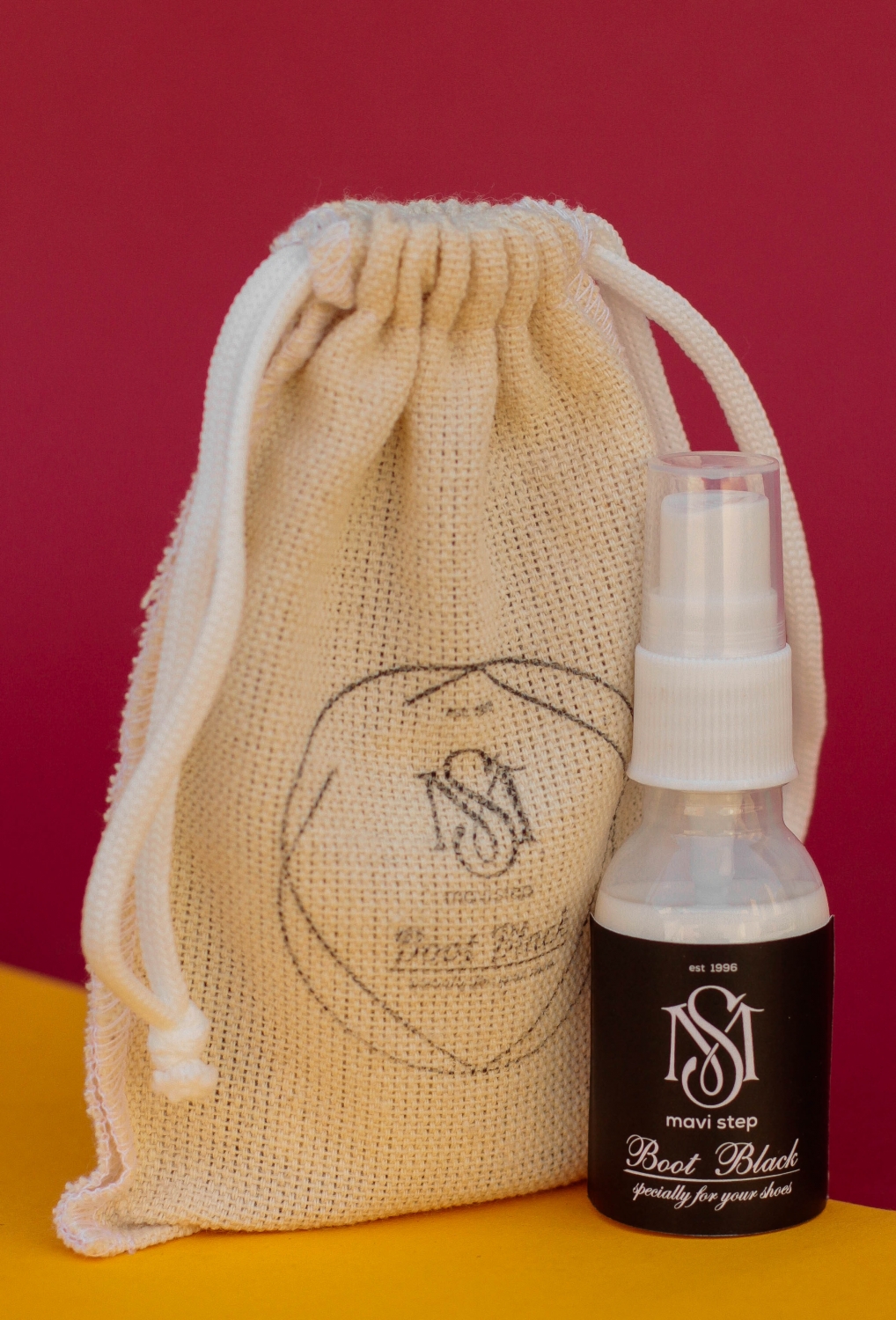 

Белый спрей-восстановитель для замши и нубука MAVI STEP Nubuck & Suede Spray, 25 мл