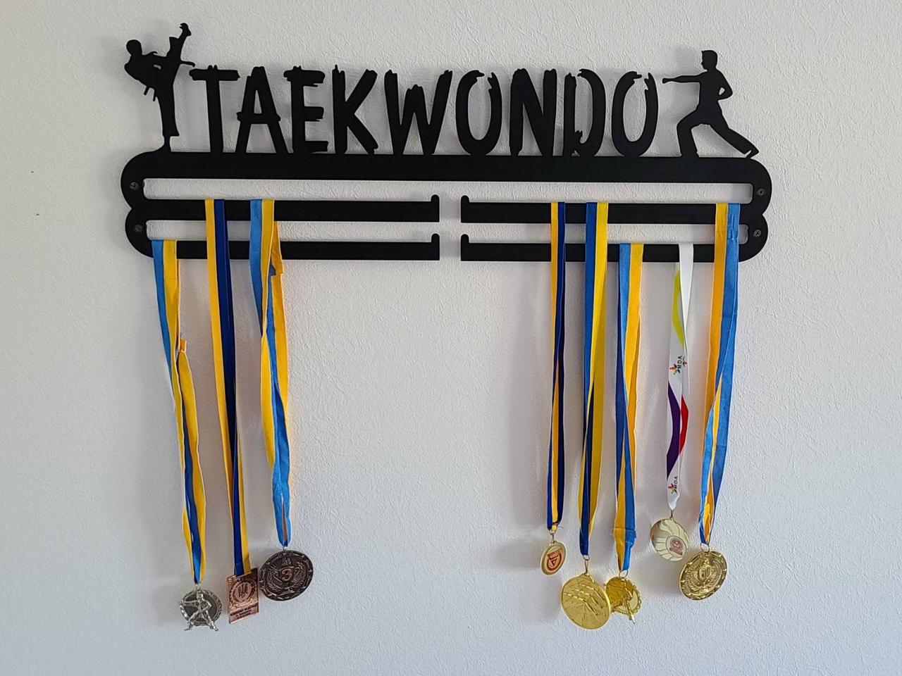 

Медальница из металла "Taekwondo"