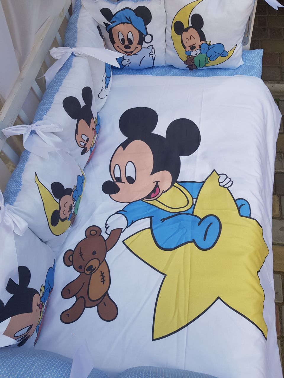 

Набор постельного белья в детскую кроватку/ манеж микки голубая пижамка