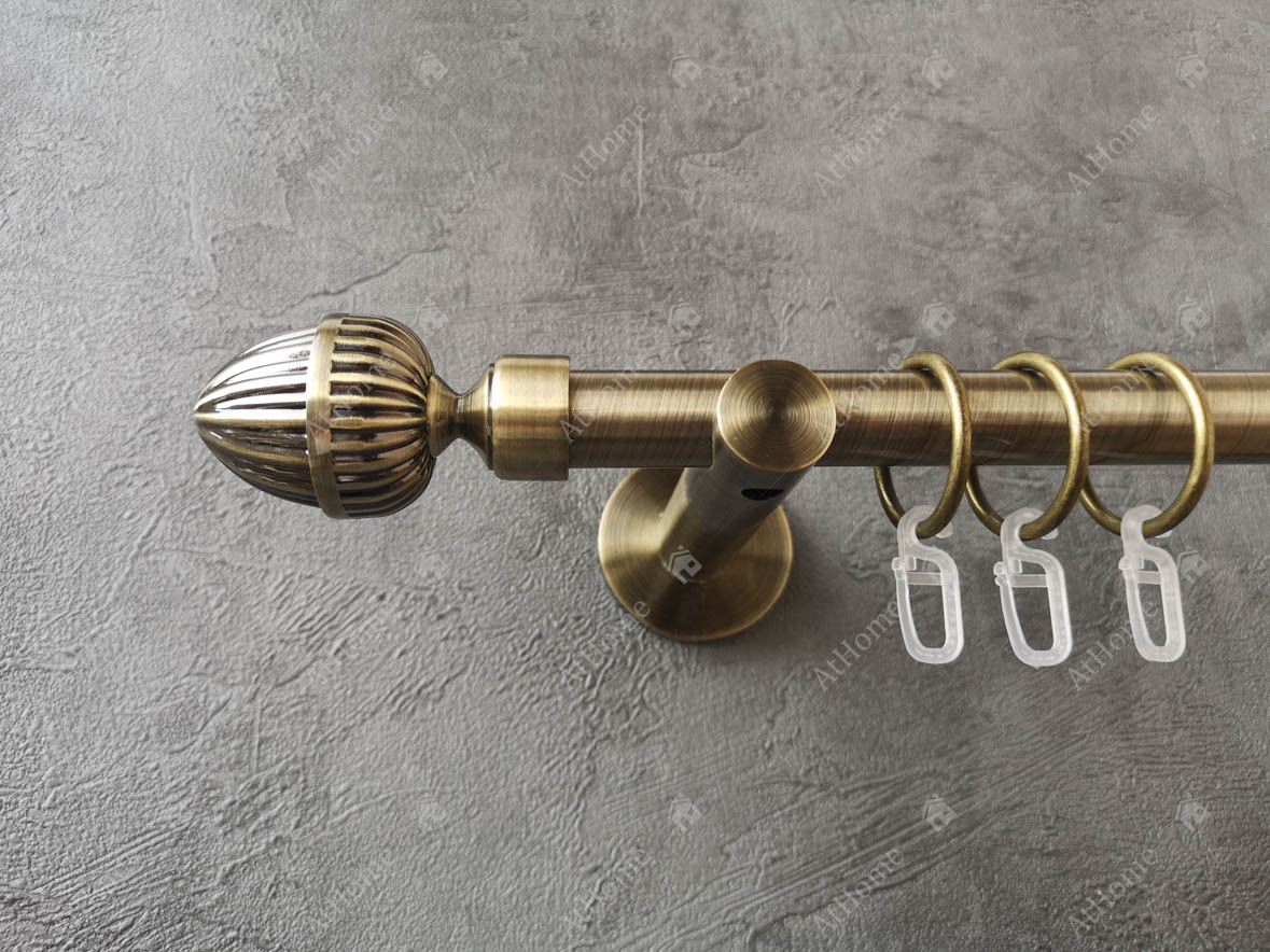 

Карниз Quadrum Одеон 240 см одинарный универсальный Антик 19 мм гладкая (кольца с крючками)