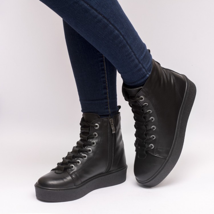 

Ботинки Winner Boots черные 7470 36