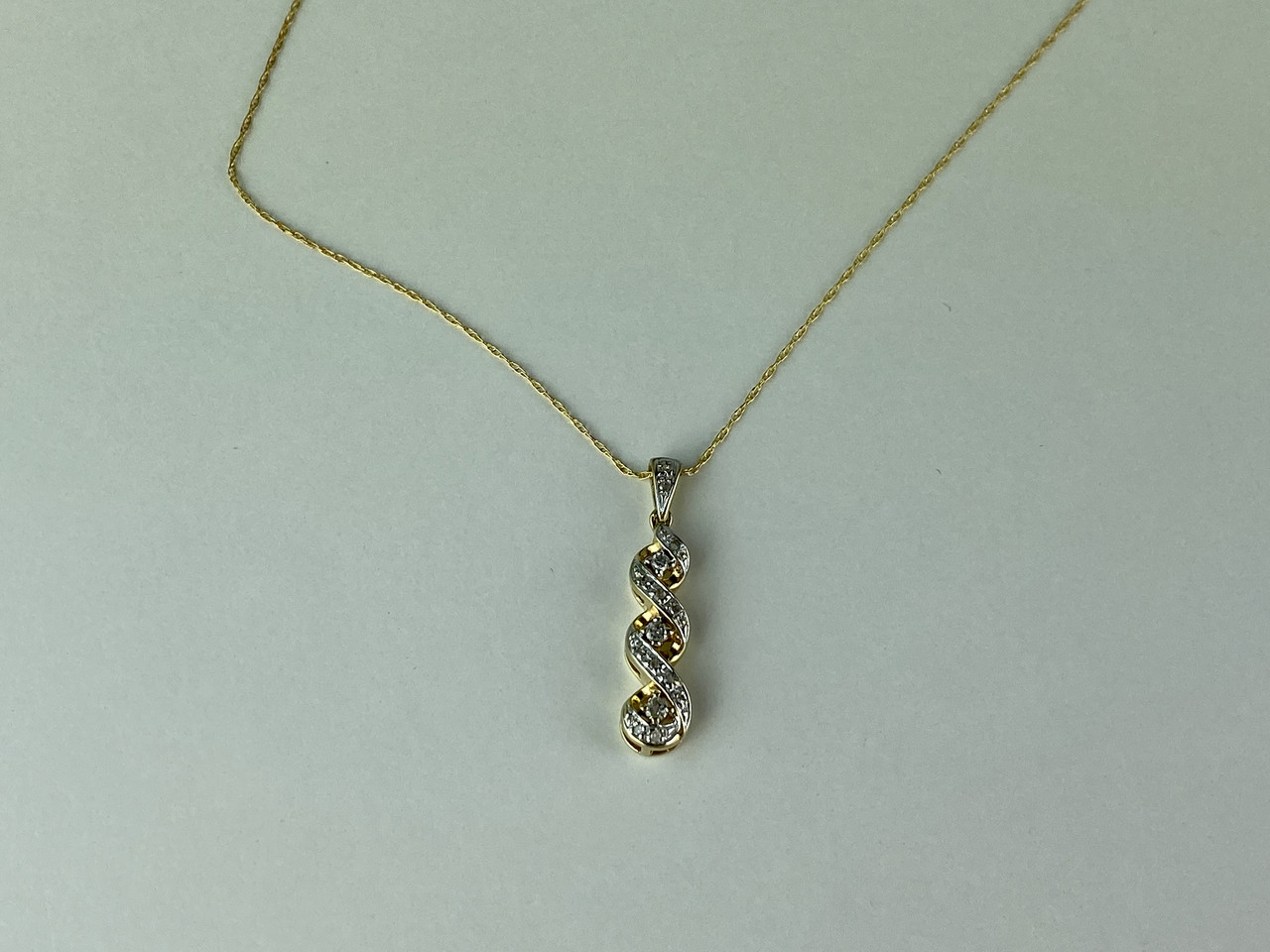 

Цепочка с кулоном из Желтого Золота с Бриллиантами Наслаждение Sky Jewelry