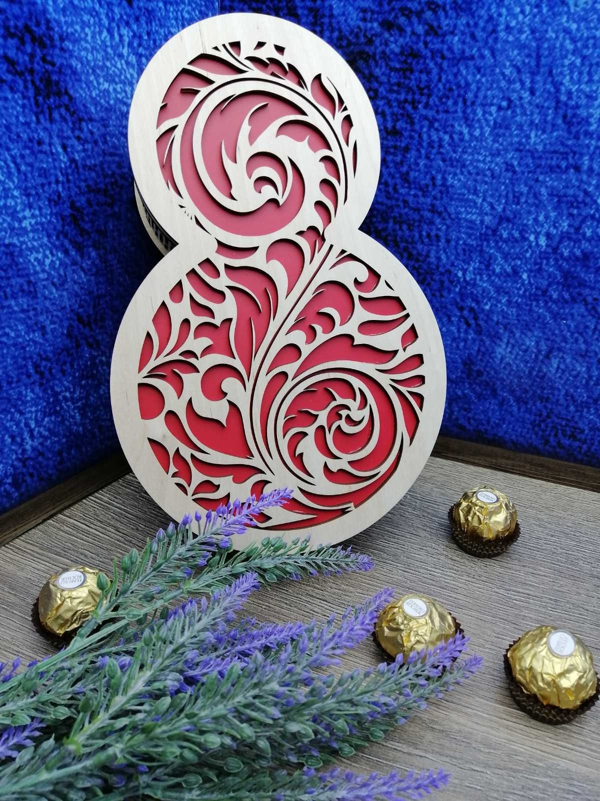 

Подарочный бокс WoodenStyle З 8 березня резная большая