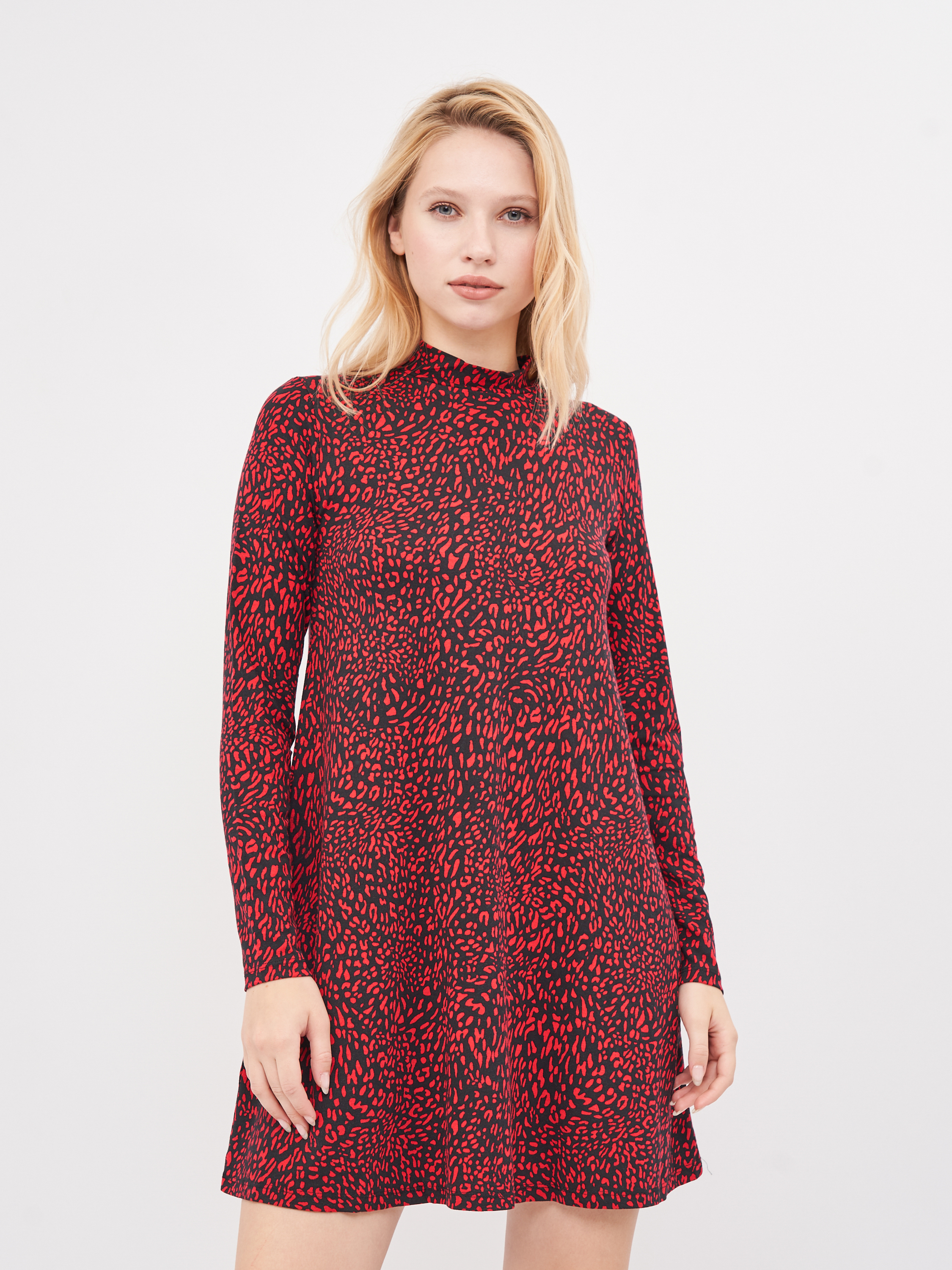 

Платье Pull & Bear 5390/319/600  Черно-красное, Платье Pull & Bear 5390/319/600 S Черно-красное