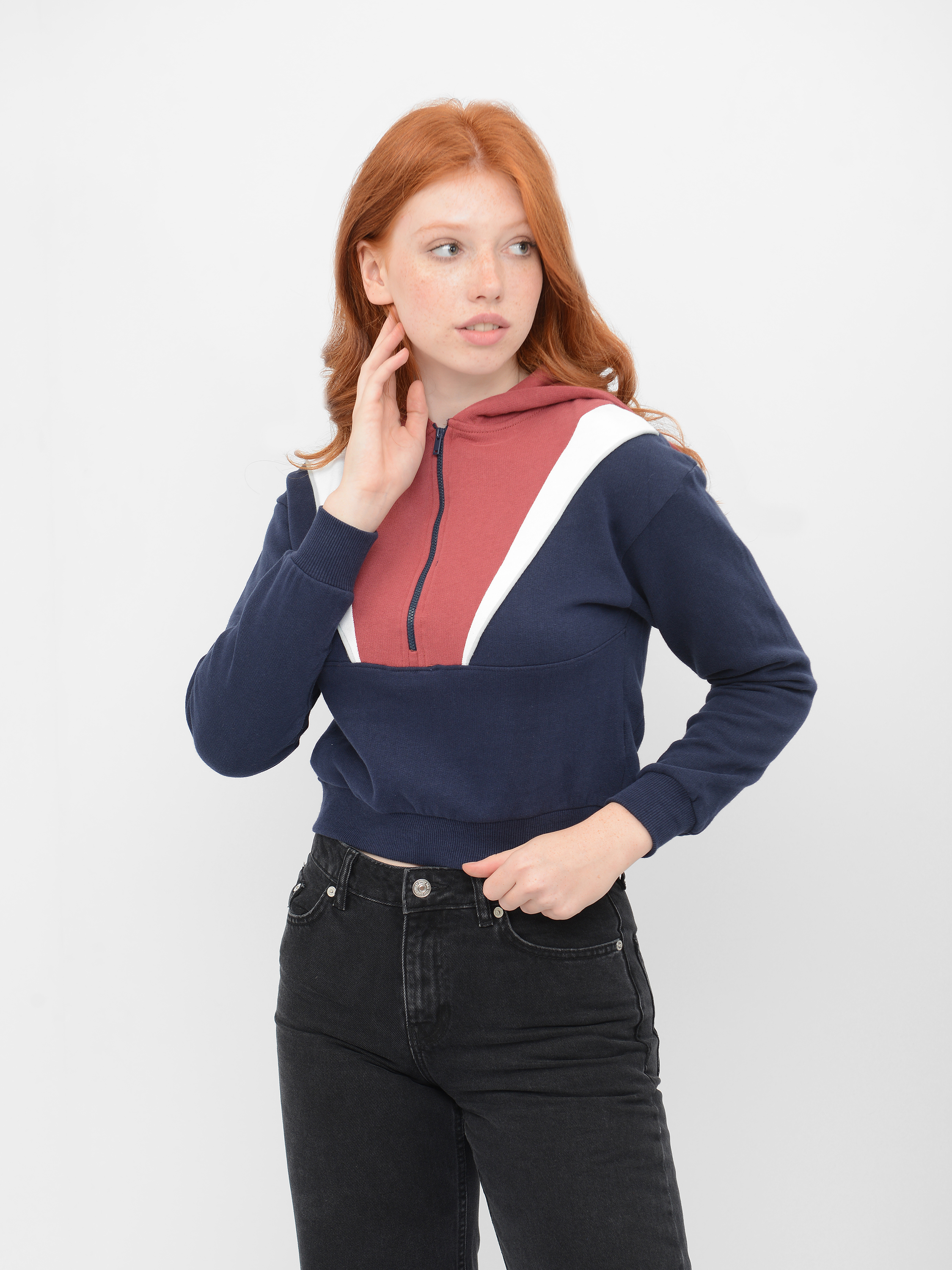 

Худи Pull & Bear 5590/357/401 XS Сине-белое
