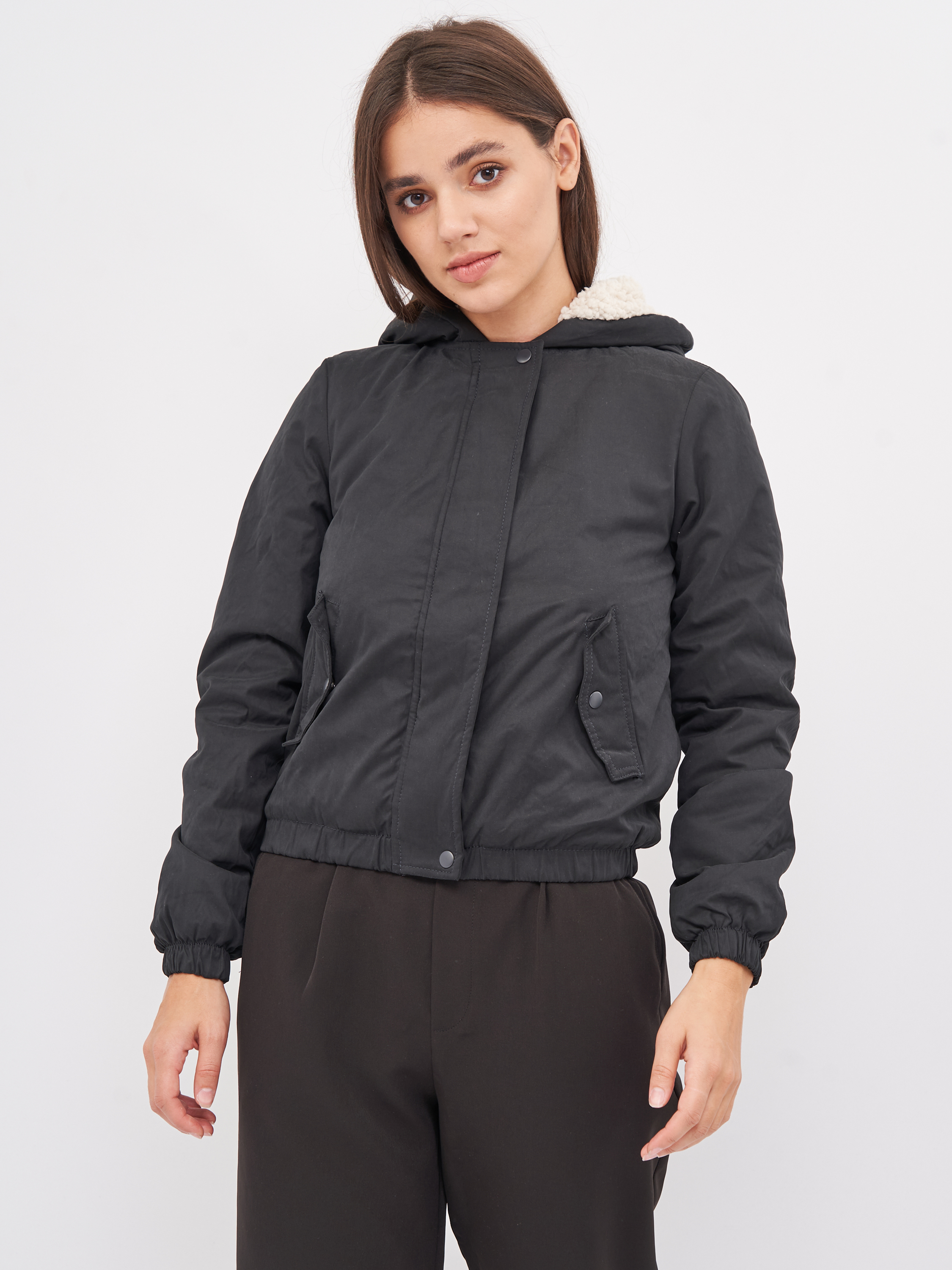 

Куртка Pull & Bear 5711/300/818 XS Черная