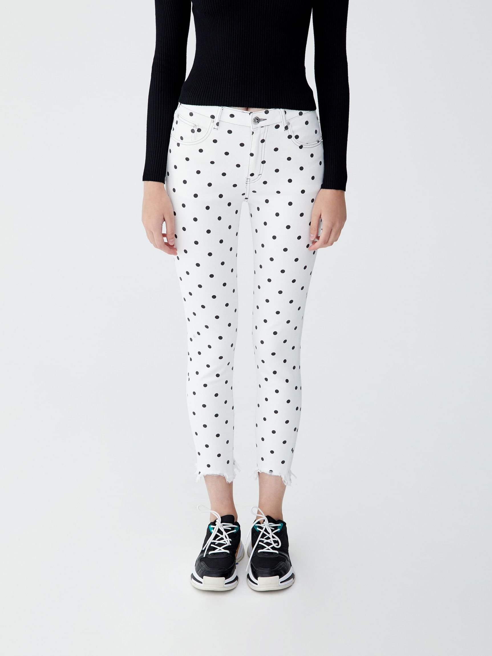 

Джинсы Pull & Bear 05680394064 38 Принт