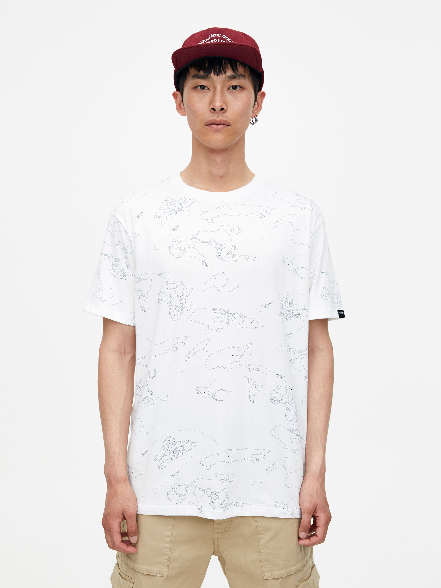 

Футболка Pull & Bear 9231-534-250 S Белая