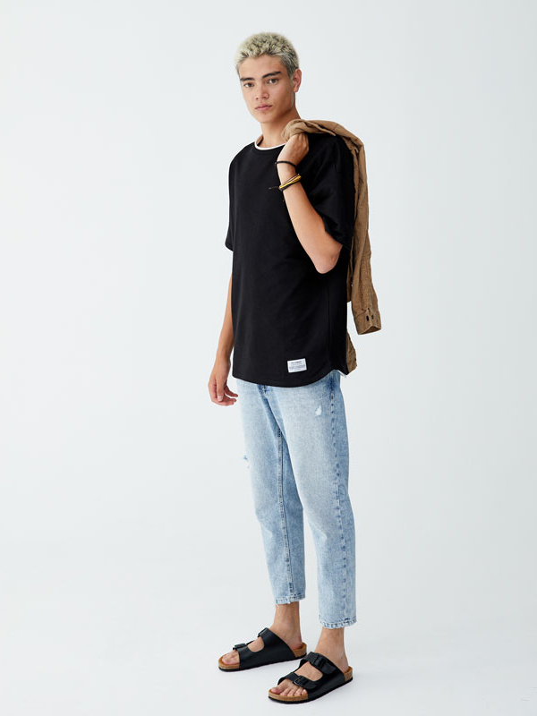 

Футболка Pull & Bear 9591-502-800 S Черная
