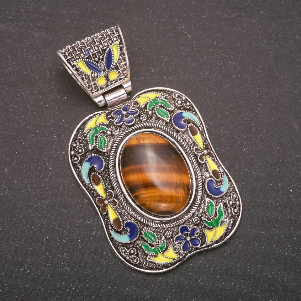 

Кулон Тигровый Глаз в квадратной оправе под старину эмаль 2,5х1,8см 5х4см, длина 7см, ida17861