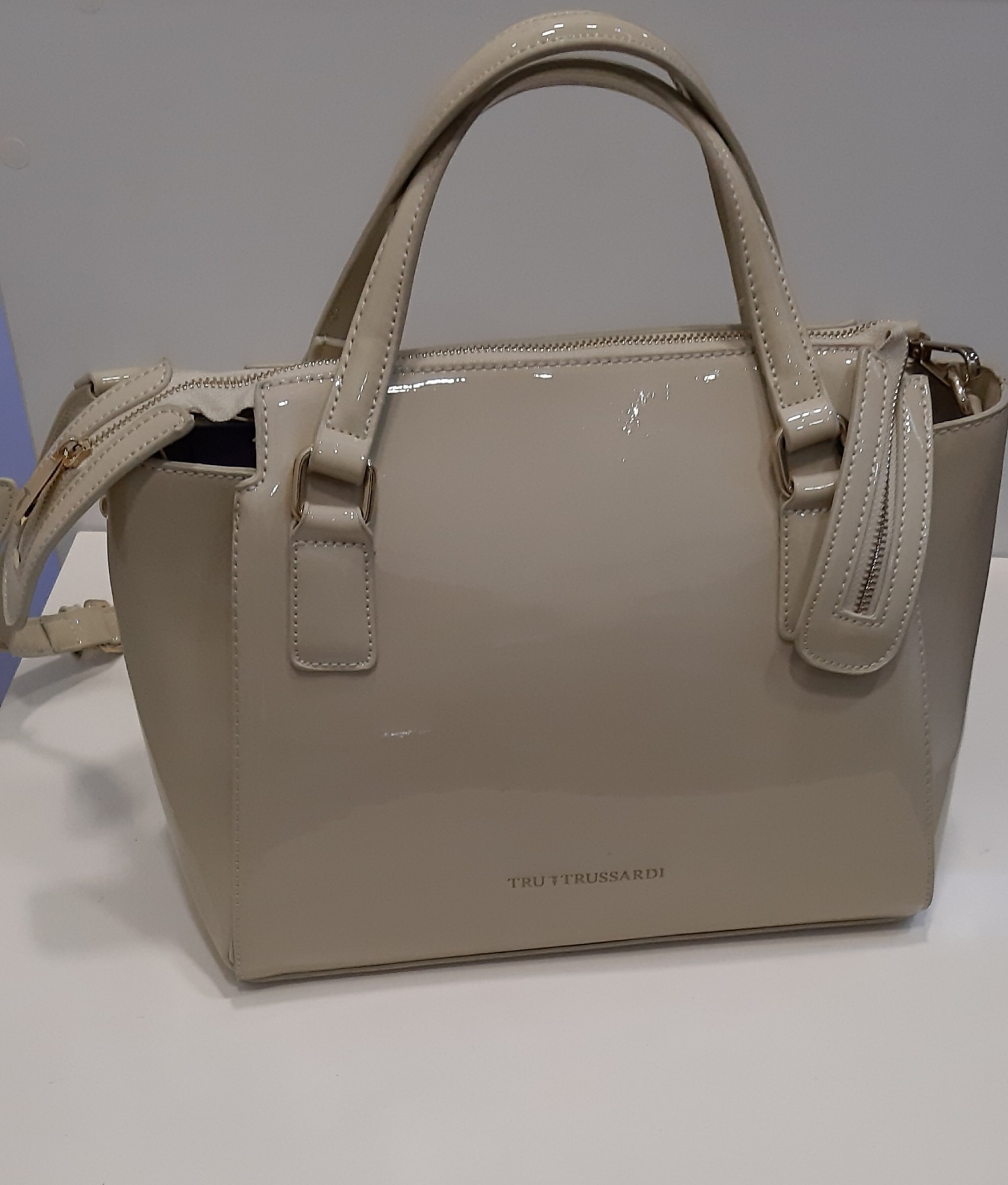 

Сумка Trussardi 121 молочный