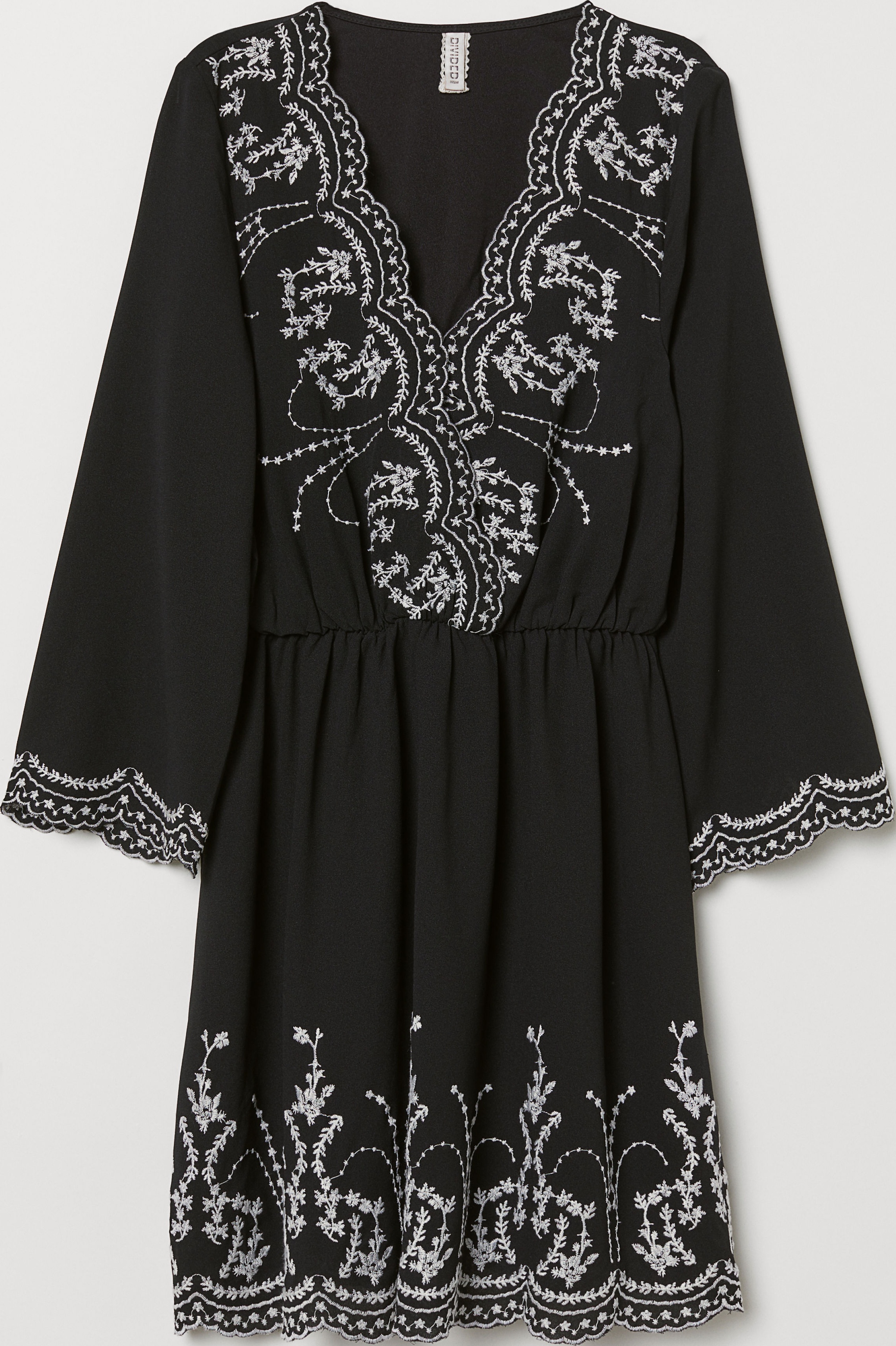 

Платье H&M XAZ141709FMCD 38 Черное с белым