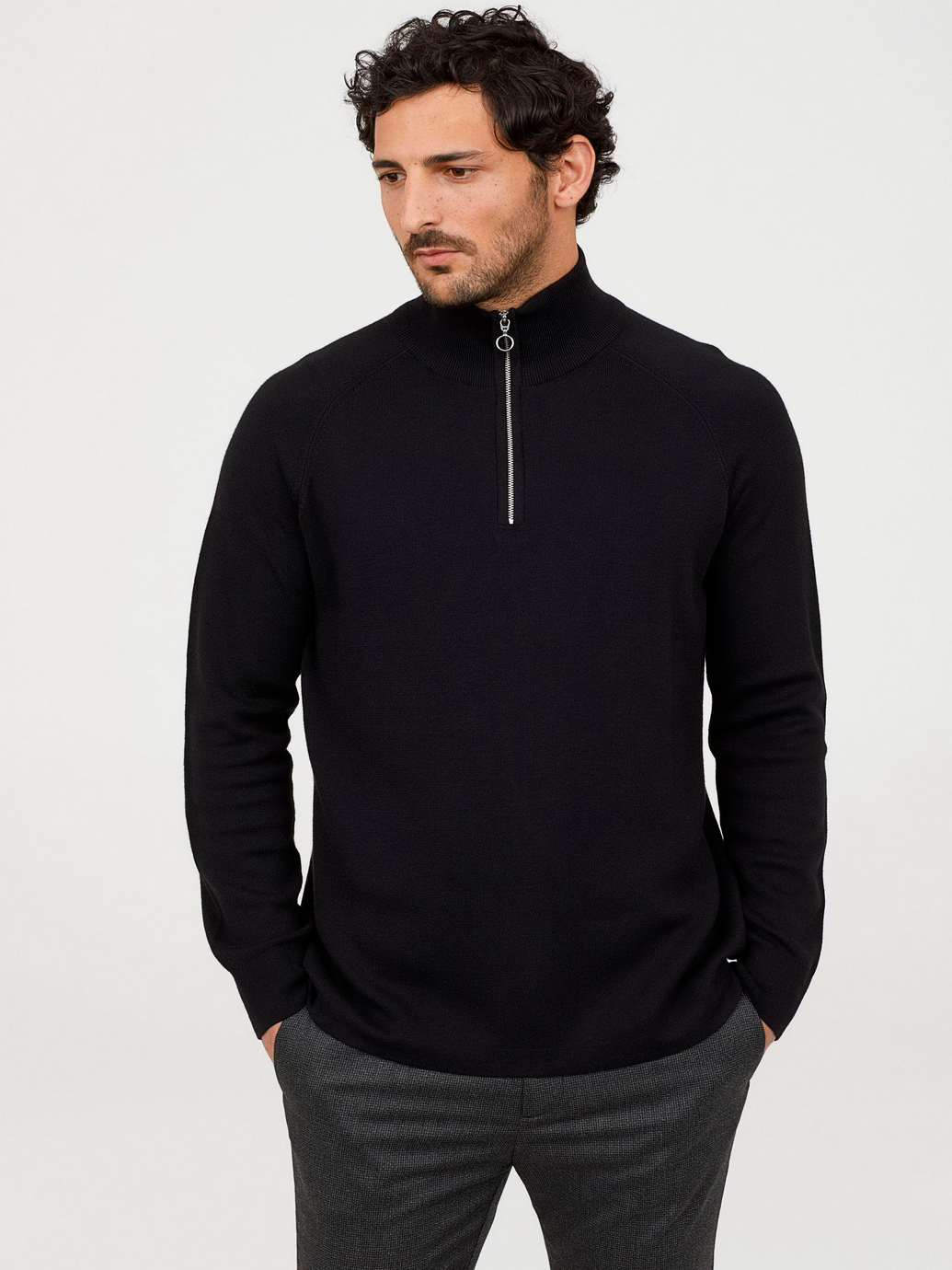 

Толстовка H&M 0656474-8 XS Черная
