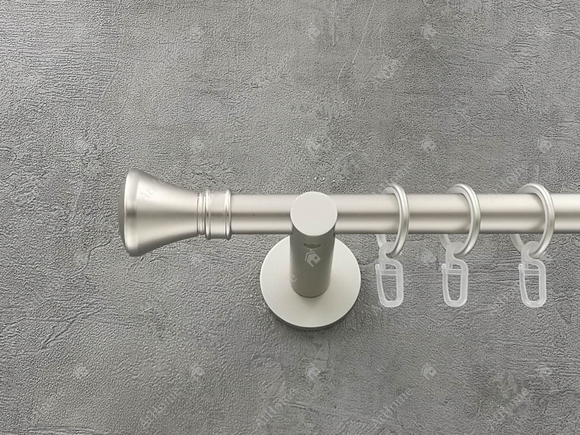 

Карниз Quadrum Люксор 300 см одинарный универсальный Сатин 19 мм гладкая (кольца с крючками)