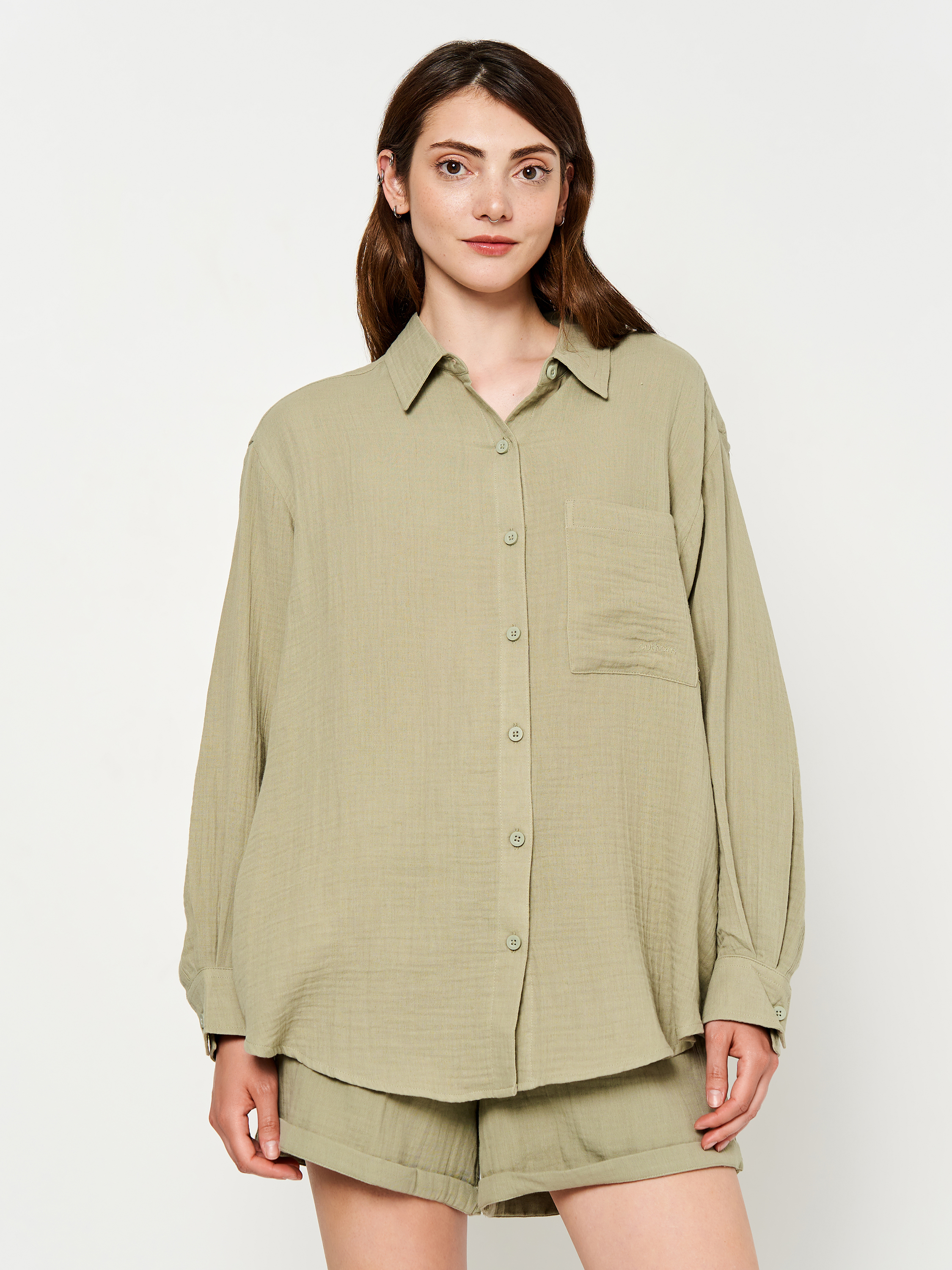 Акція на Сорочка бавовняна оверсайз жіноча Outhorn Shirt F018 OTHSS23TSHIF018-47S XS Зелена від Rozetka