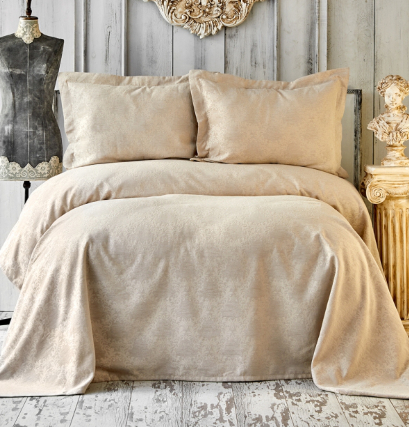 

Покрывало с наволочками Karaca Home Eldora gold золотой 250x240