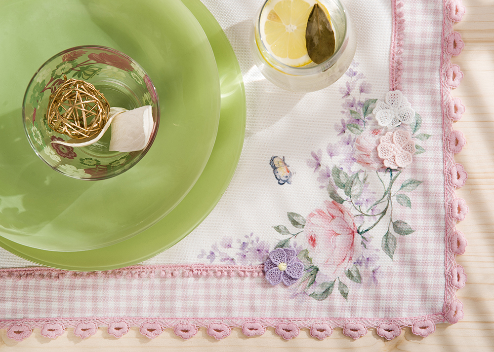 

Салфетка под тарелку Home Sweet Home Fiore 40X90 см Белая с розовым (90) (90)