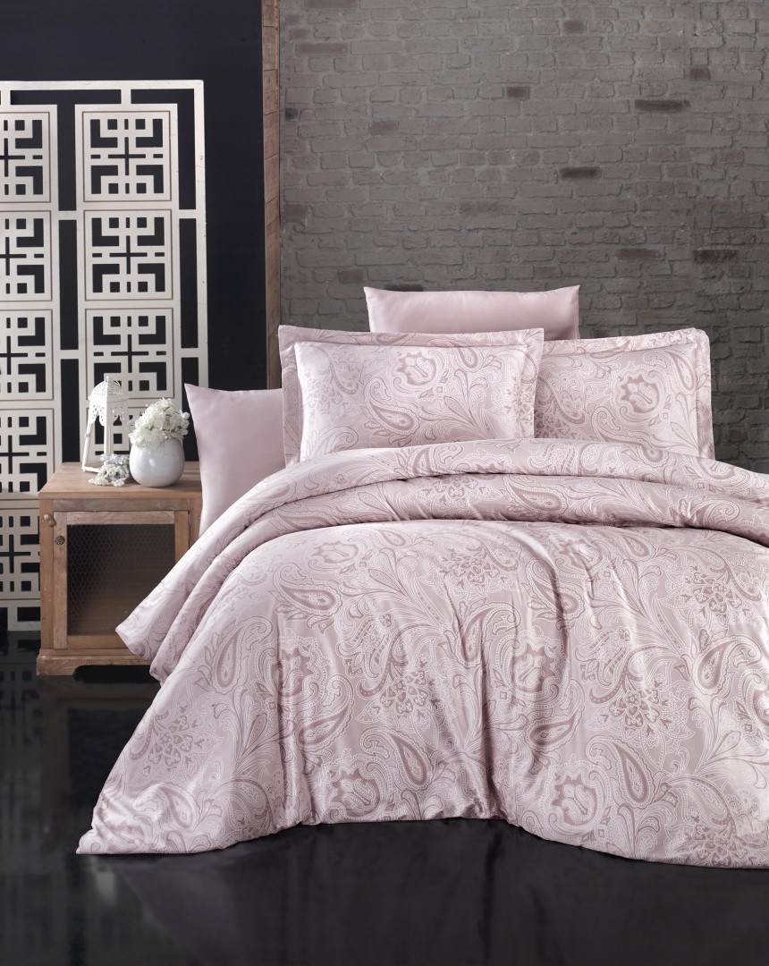 

Комплект постельного белья полуторный First Choice Cotton Satin Reagen Pudra 160х220 (FCS-0308)