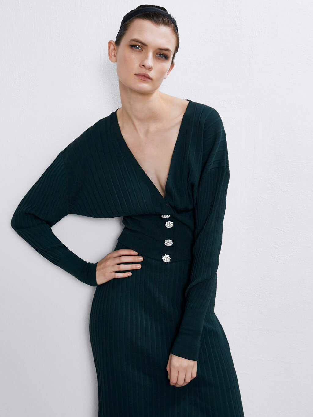 

Блузка Zara 03859117500 M Зеленая