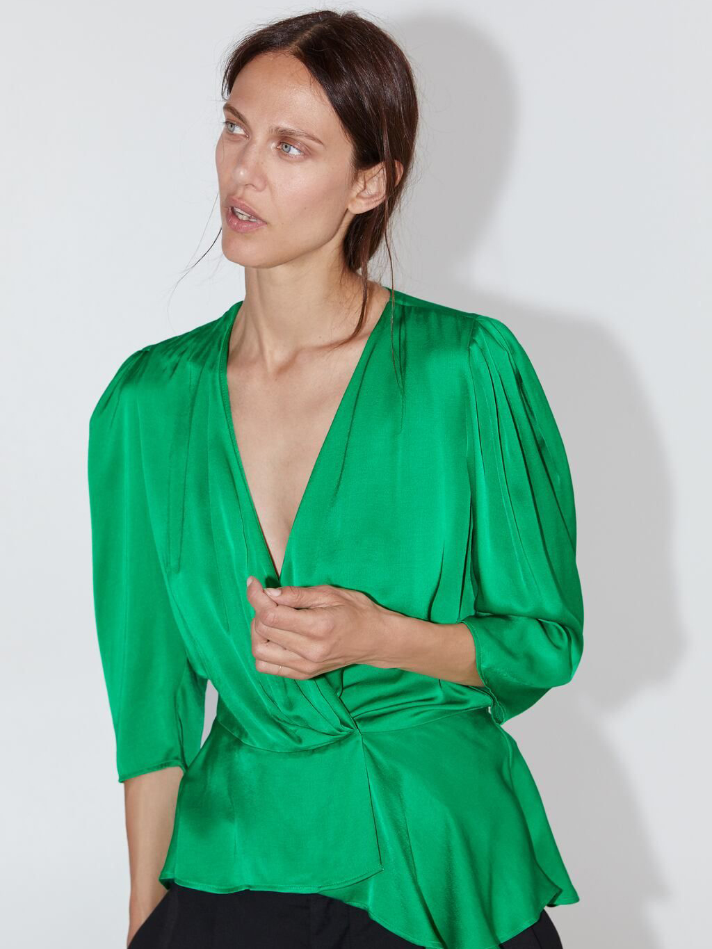 

Блузка Zara 07563240500 XL Зеленая
