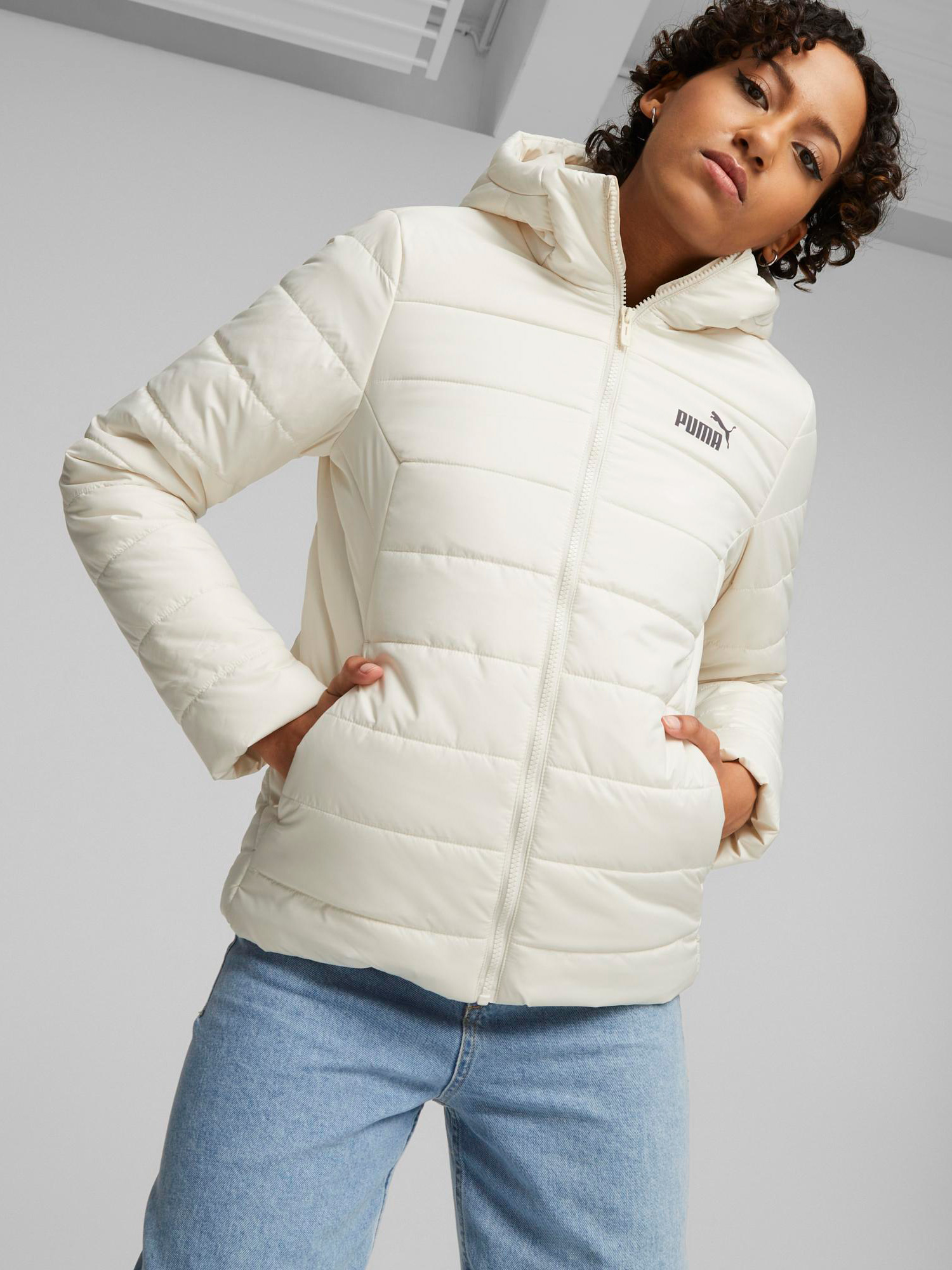 Куртка демисезонная короткая с капюшоном женская Puma Ess Hooded Padded ...