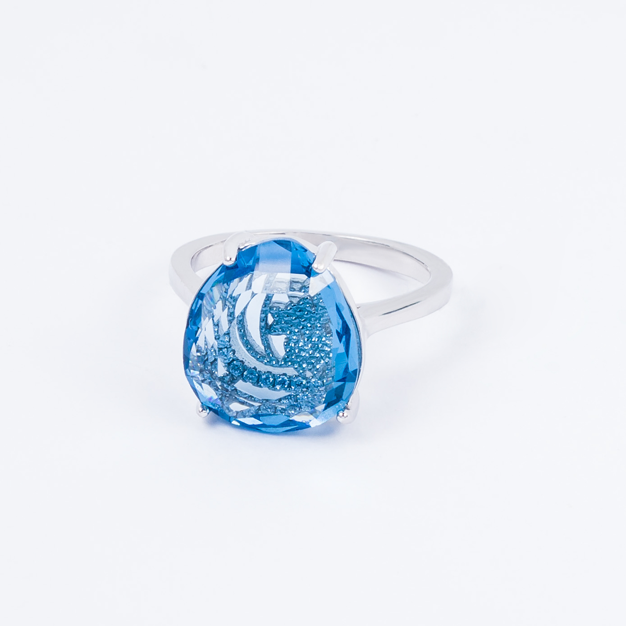 

Каблучка TOP Silver размер 18,0 4,30 г 9510232г