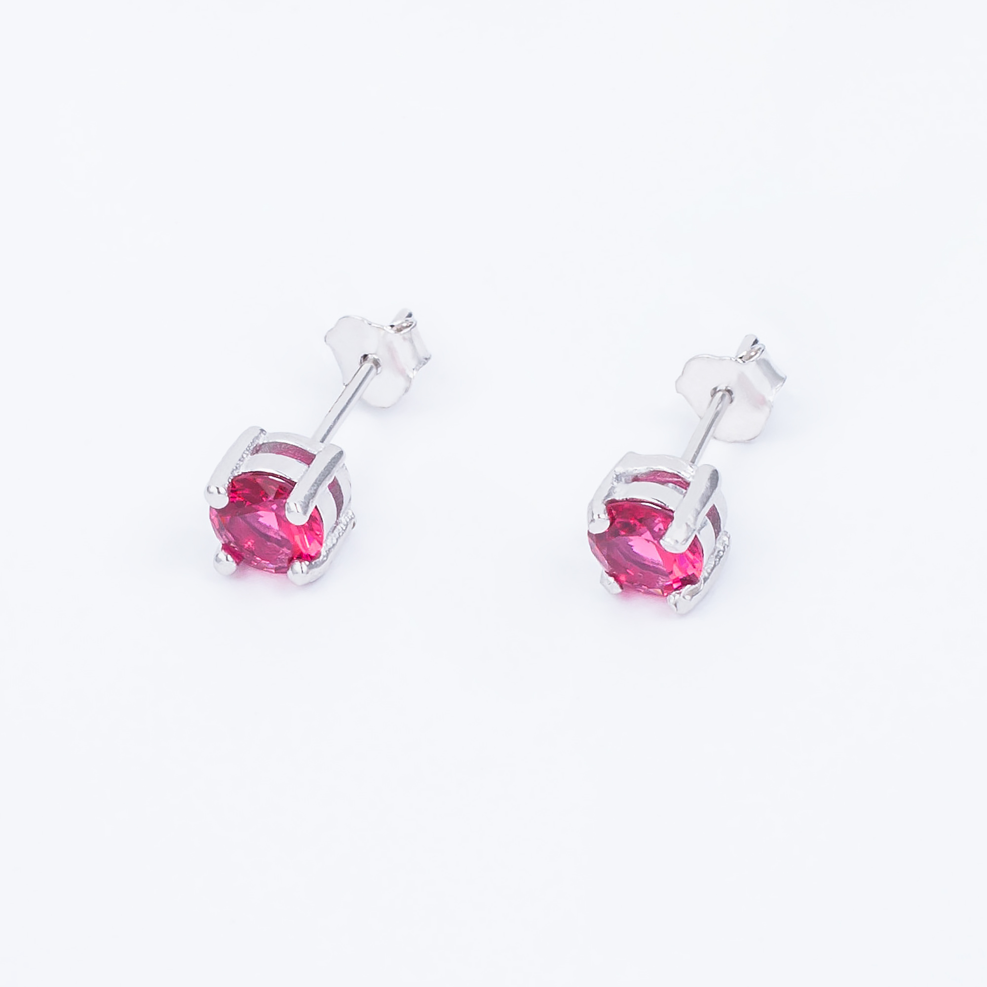 

Сережки TOP Silver 1,00 г 520151к