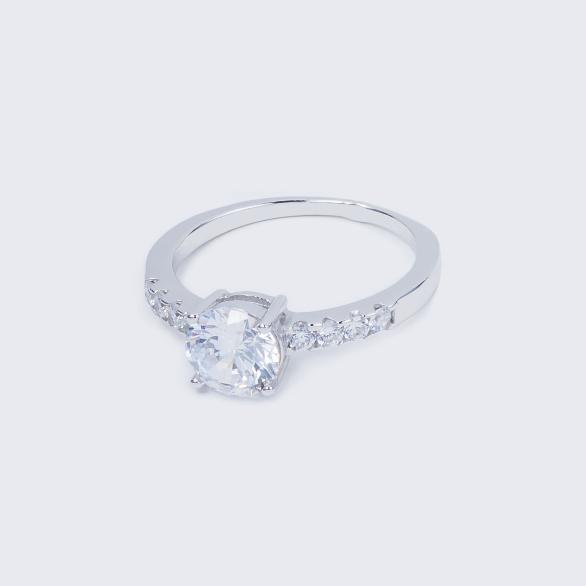 

Каблучка TOP Silver размер 18,0 2,83 г 510088б