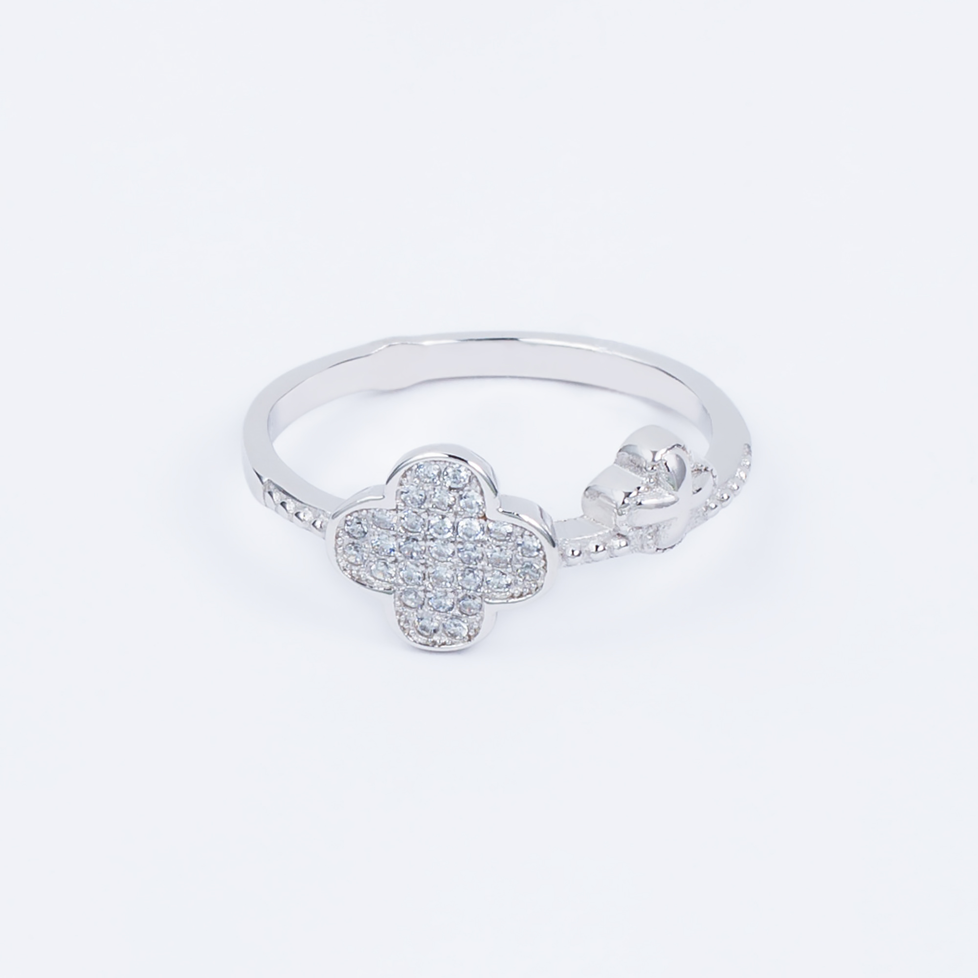 

Каблучка TOP Silver розмір 16,5 1,92 г