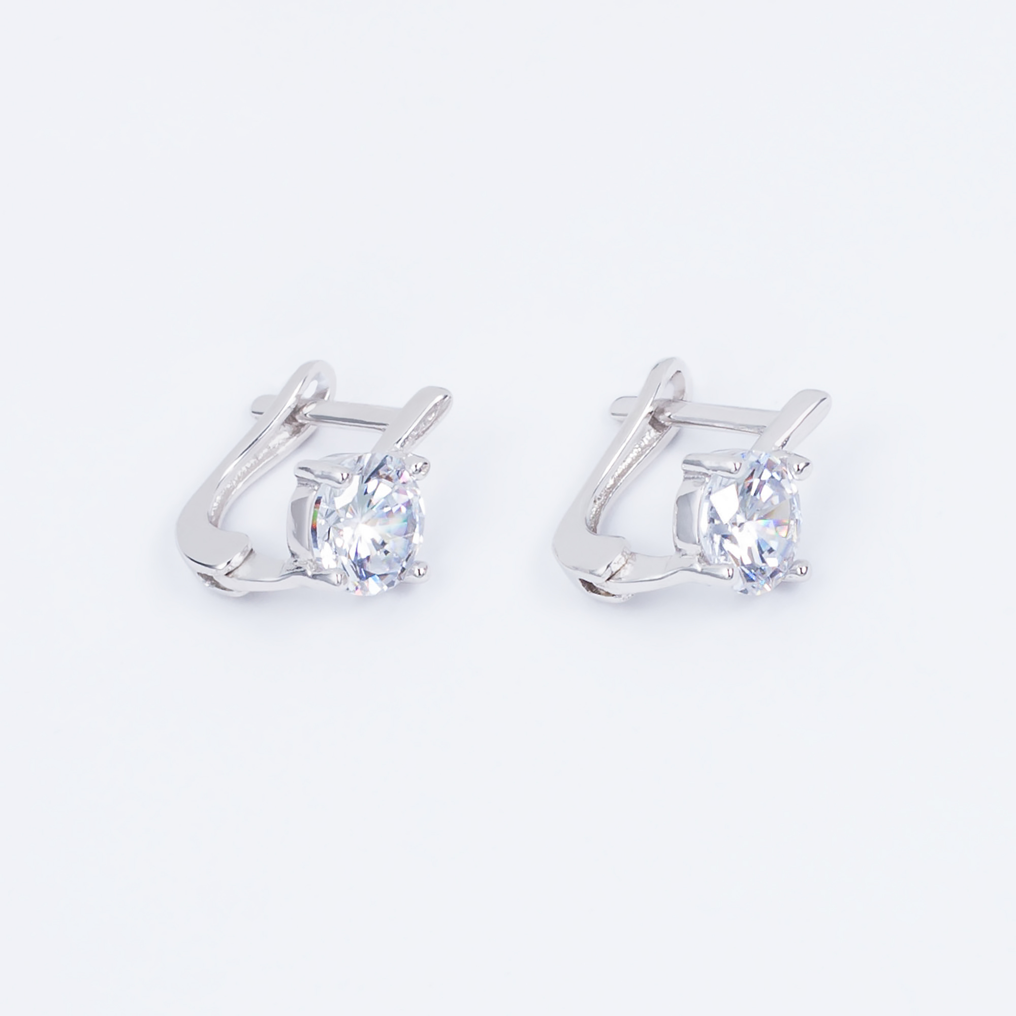 

Сережки TOP Silver 1,90 г 520351б