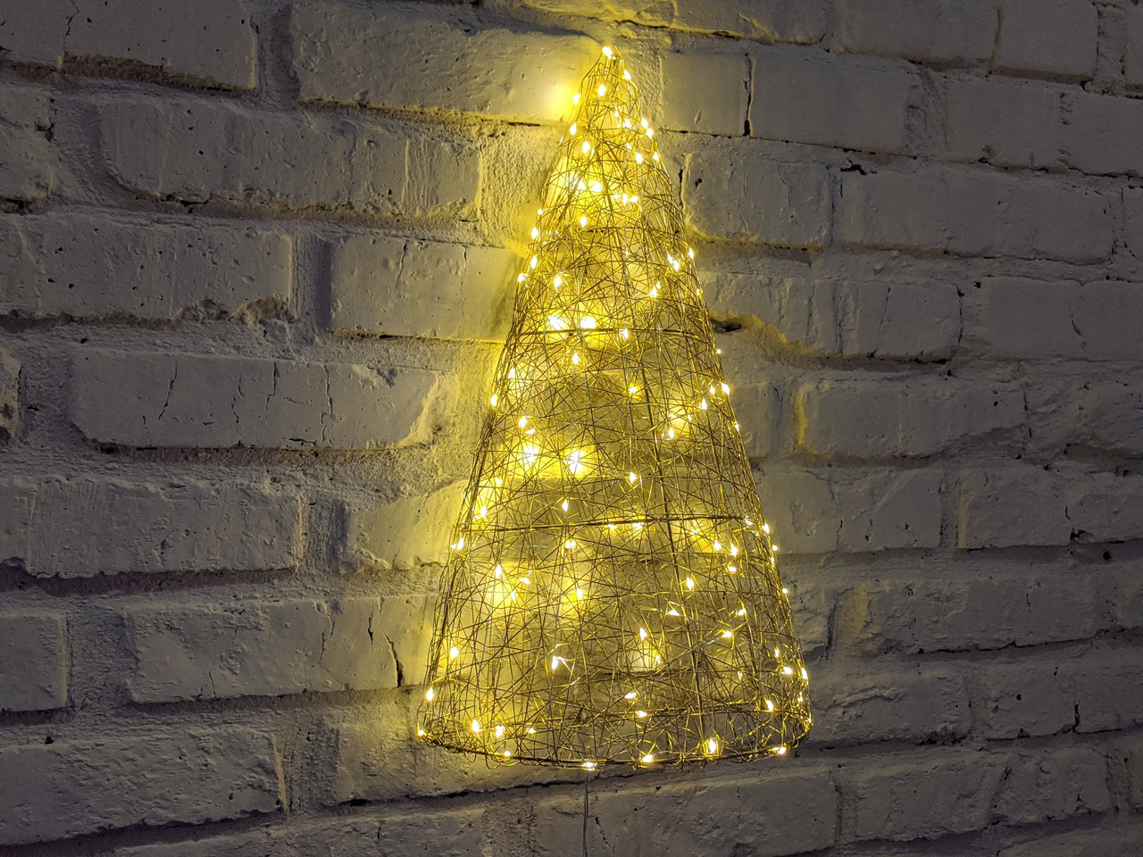 

Елка металлическая с гирляндой, железная, лофт, loft, питание от USB, 100 LED, 45 см., настенная 5901