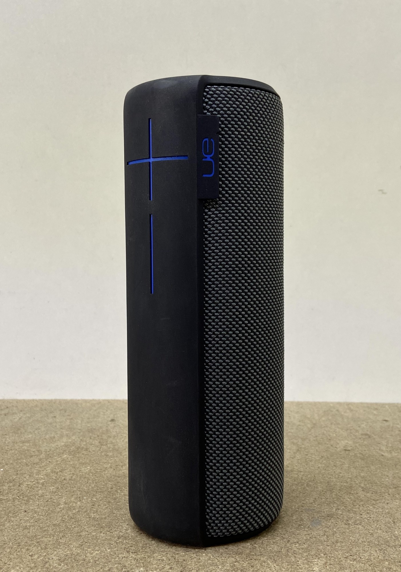 Ultimate ears best sale megaboom charcoal black