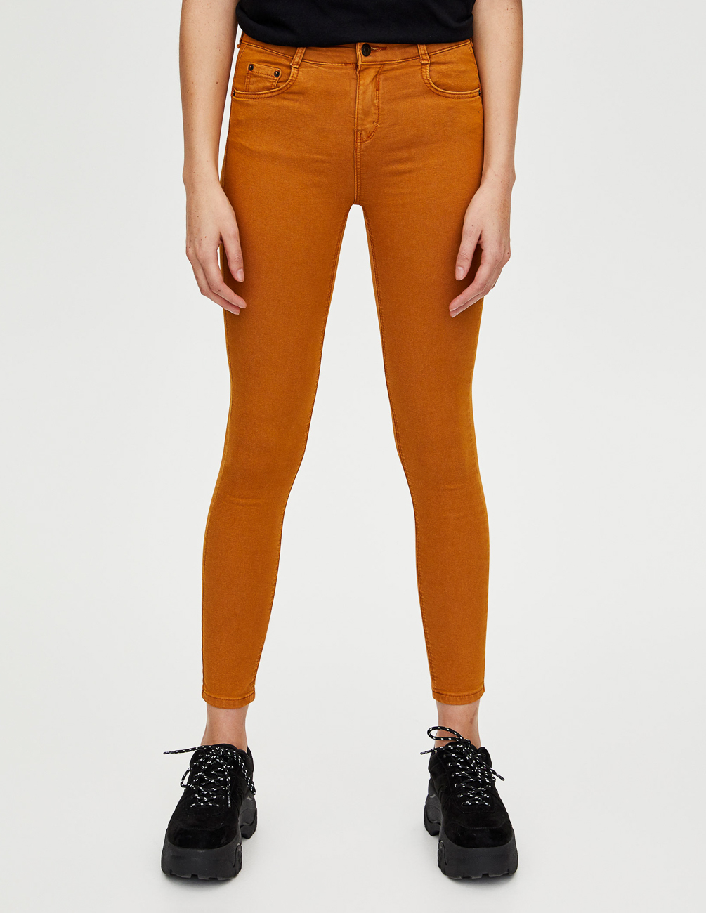 

Брюки PULL & BEAR Ж1046505 (5680/330/703) цвет оранжевый XS