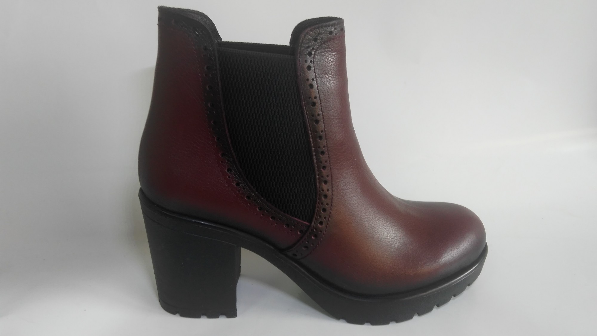 

Ботильони Impero 8556 262 SA 5325 183088 38 24,5 см