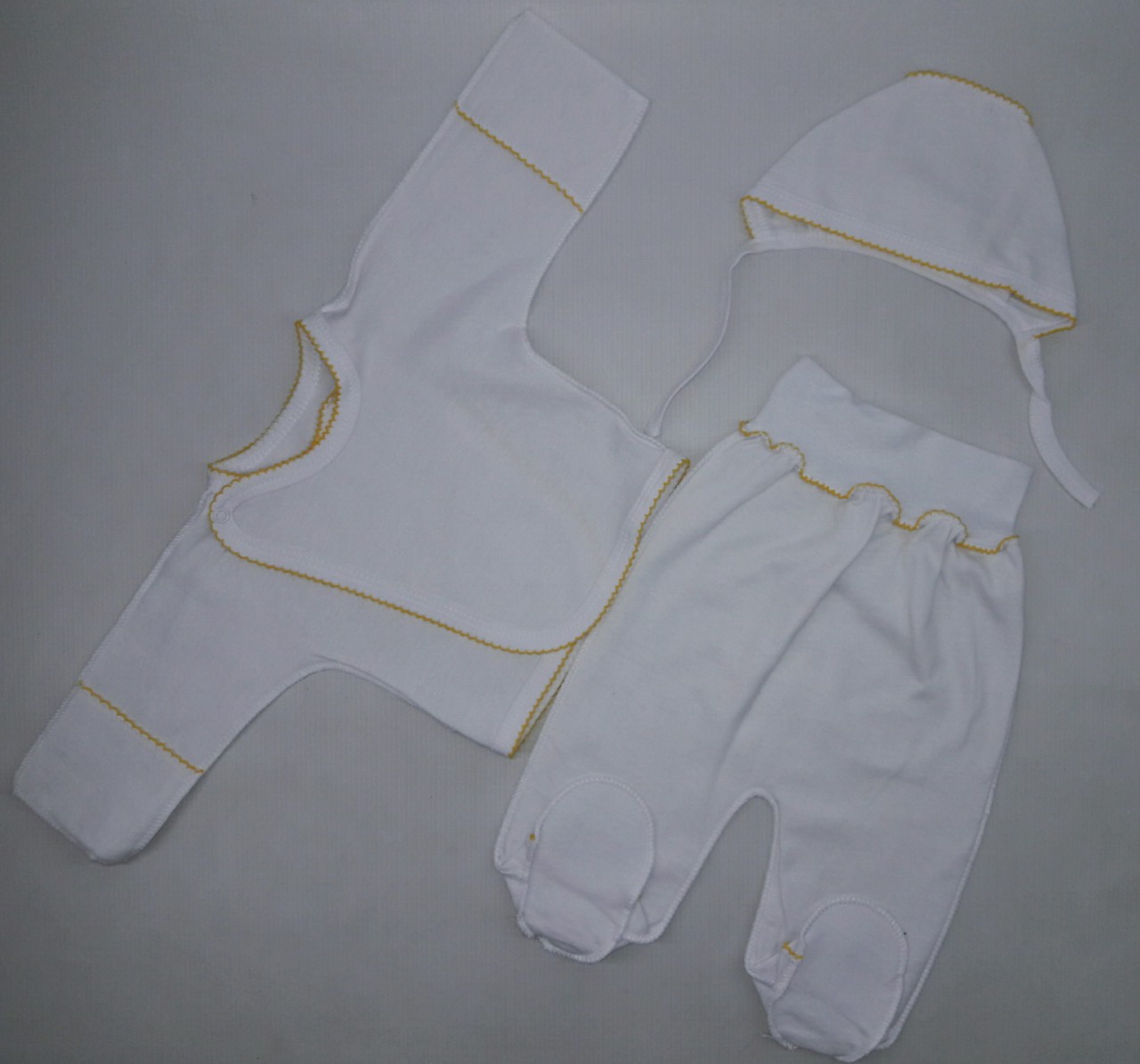 

Комплект (распашонка+ползунки+шапочка) ФОП Войтович 006-02 62см(р) белый