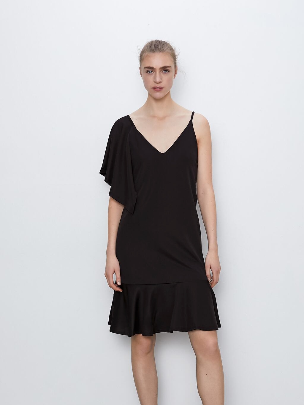 

Платье Zara 1463/007/800 M Черное