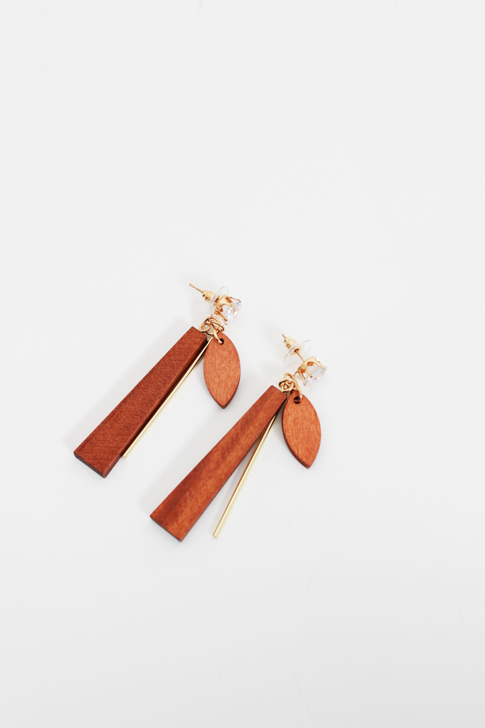 

Подвески FAMO Серьги Лэдер оранжевые Длина 6.7(см)/ Ширина 1(см) (1175/9)