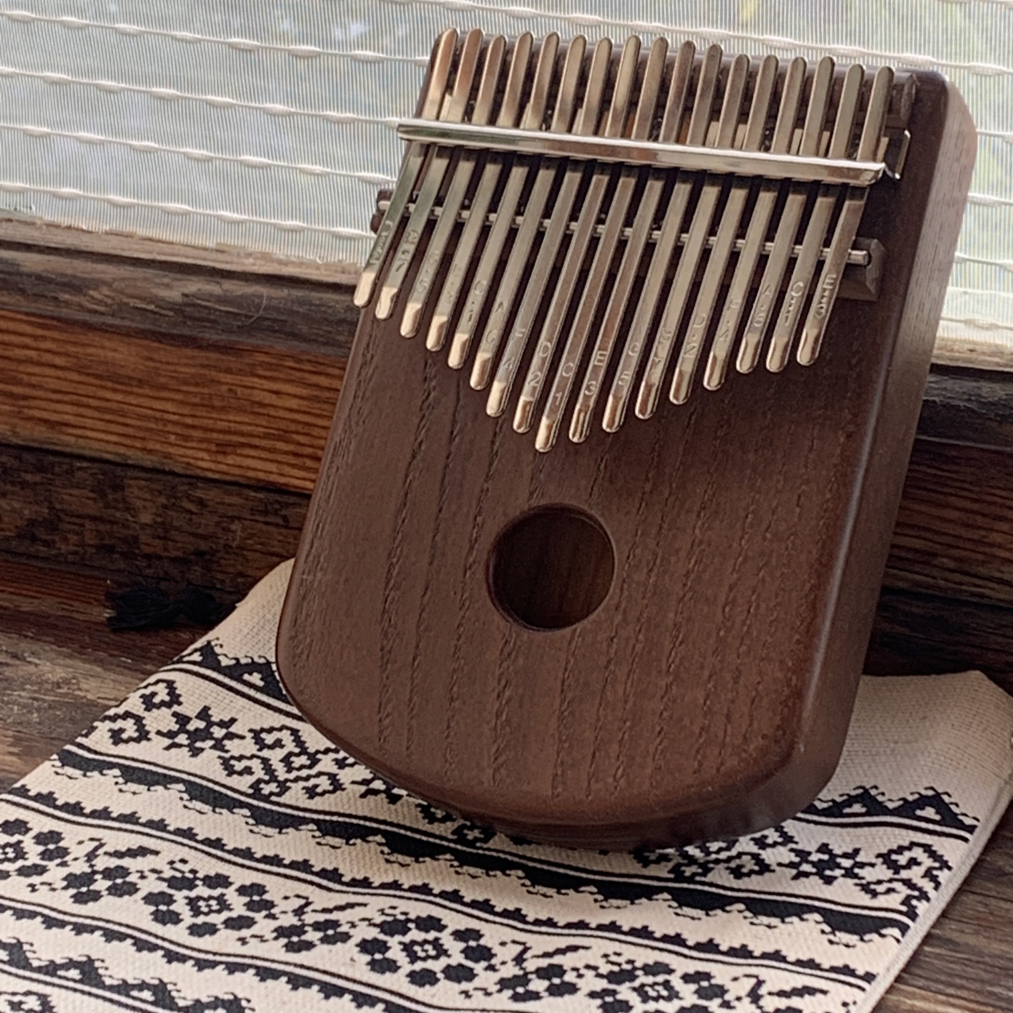 Калімба На 17 Нот З Резонатором Kalimba Ukraine Темна – фото, отзывы ...