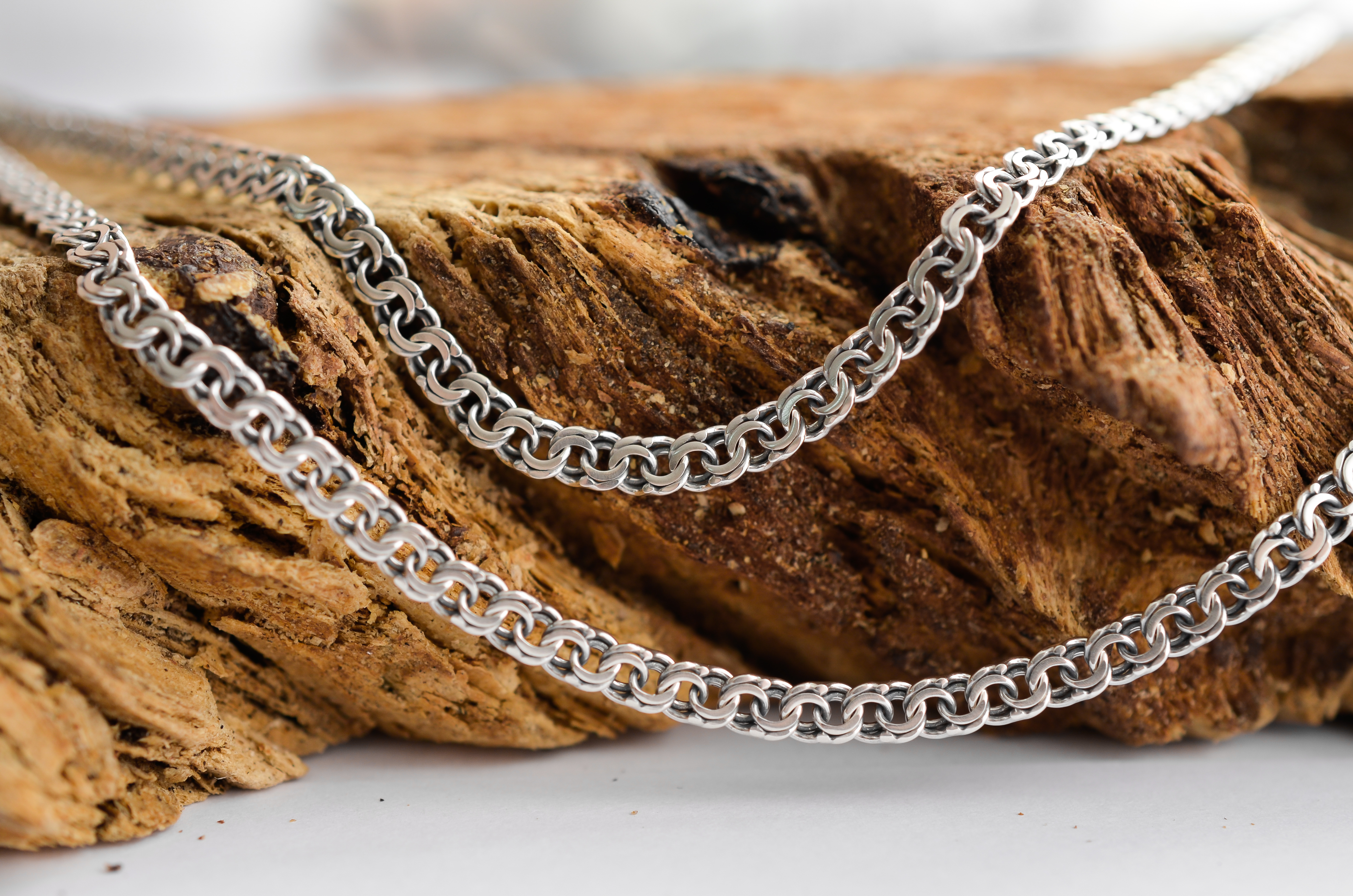 

Серебряная цепочка Meridian 925 пробы Плоский запиляный бисмарк в чернении 45 размер 25122/1450