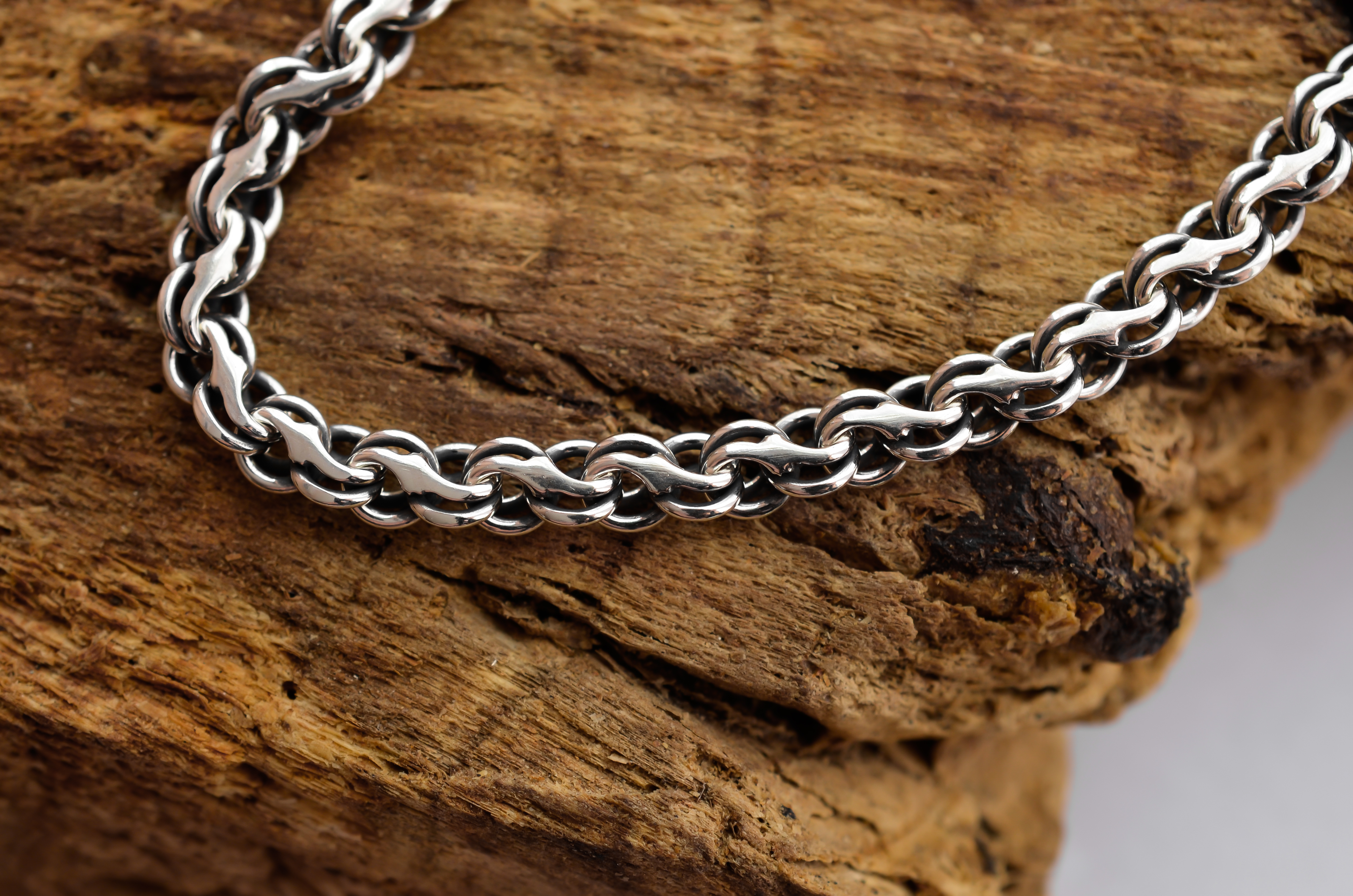 

Мужской серебряный браслет Meridian 925 пробы бисмарк "Ручеек" в чернении 22 размер 2410522