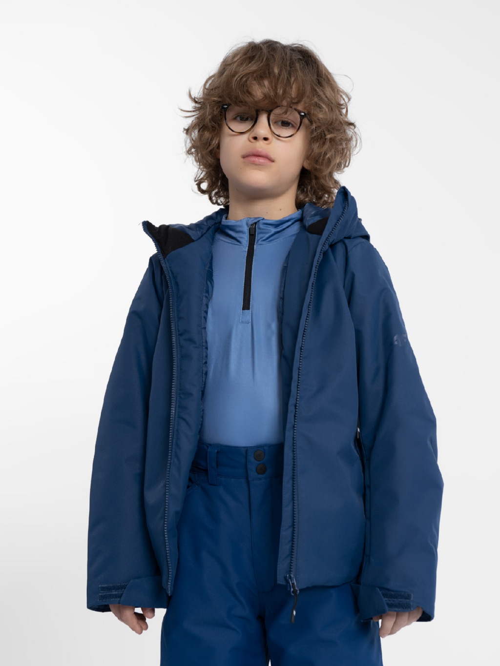 Акція на Дитяча зимова лижна куртка для хлопчика 4F 4FJAW23TTJAM297-31S 122 см Синя від Rozetka