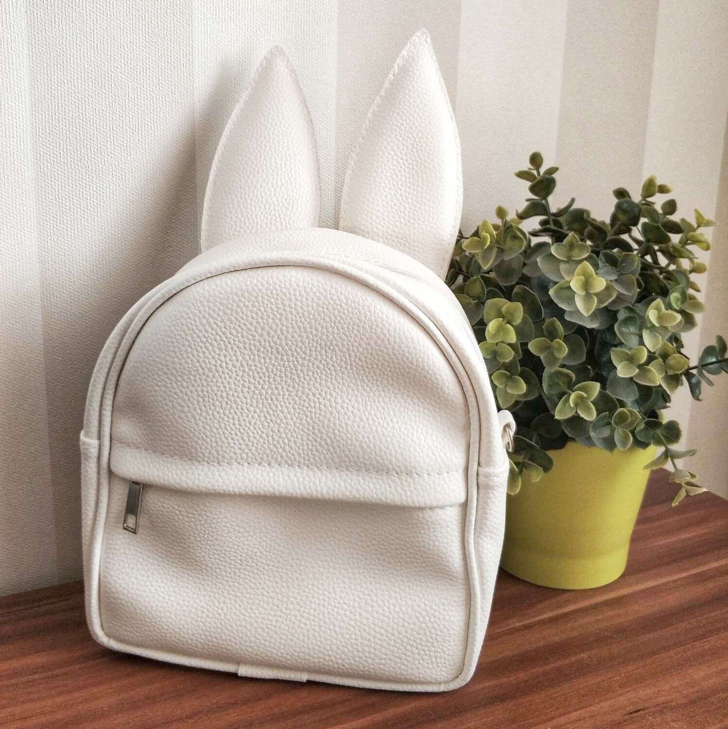 

Рюкзак сумка маленький "Bunny" Presentvile женский мини рюкзак с ушками кролика белый из эко кожи