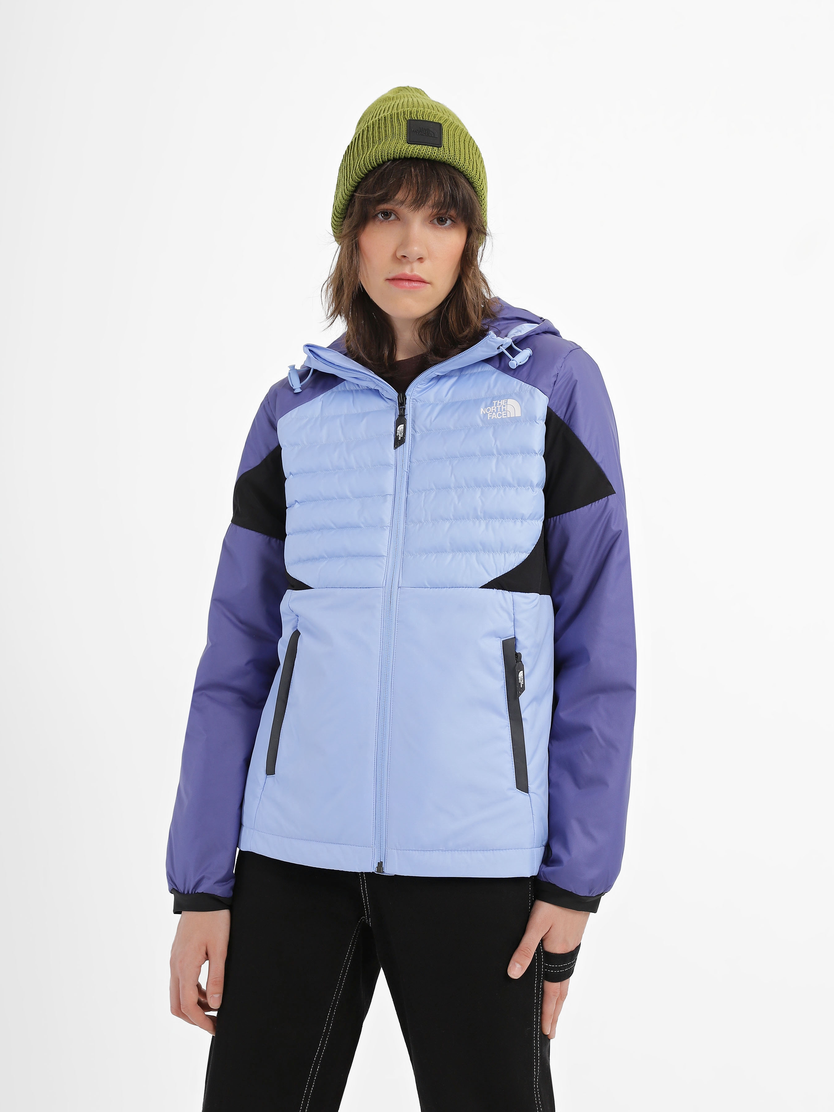 Акція на Куртка зимова коротка жіноча The North Face NF0A851UOS71 M 11 Блакитна від Rozetka