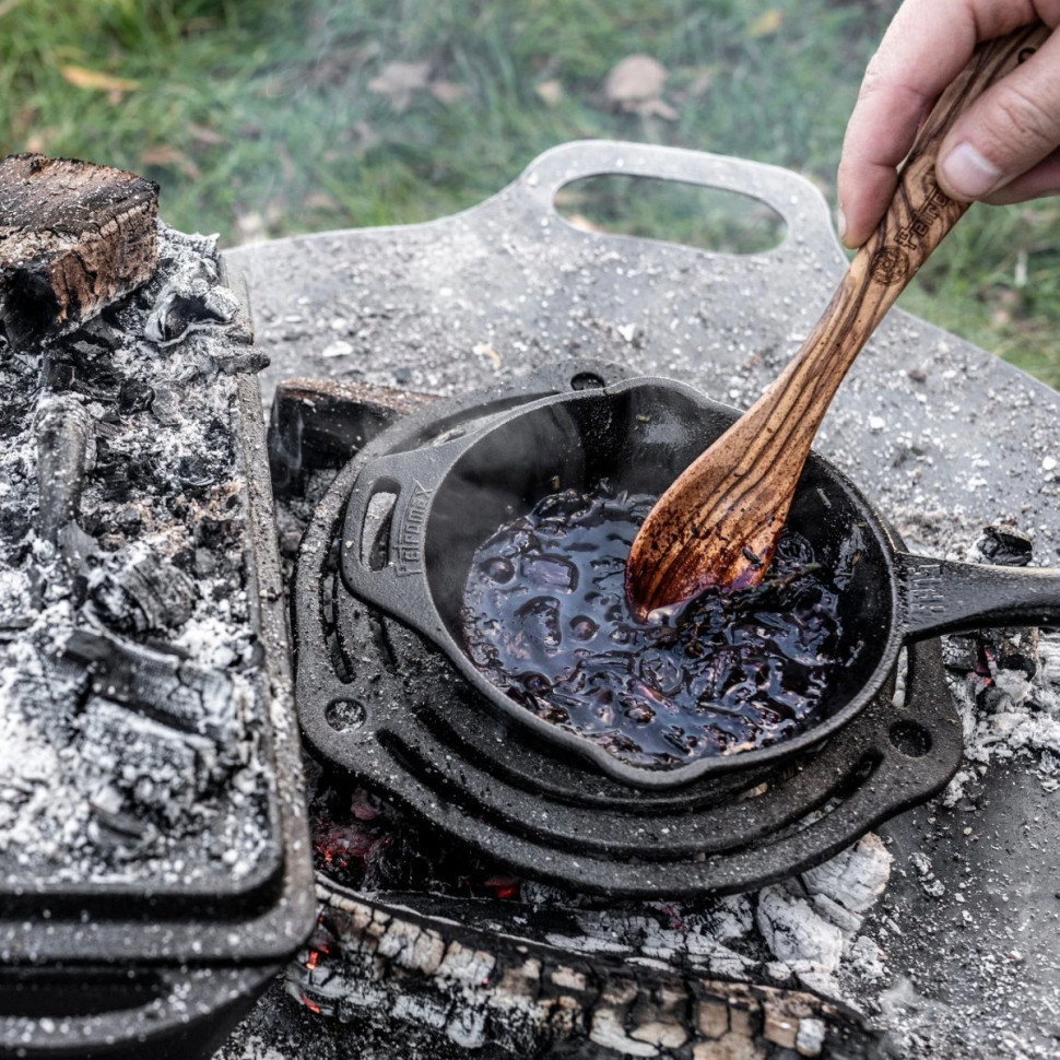 Сковорода чугунная Petromax Fire Skillet fp15 с длинной ручкой 11 см –  фото, отзывы, характеристики в интернет-магазине ROZETKA от продавца:  ARMYONE_PRO | Купить в Украине: Киеве, Харькове, Днепре, Одессе, Запорожье,  Львове