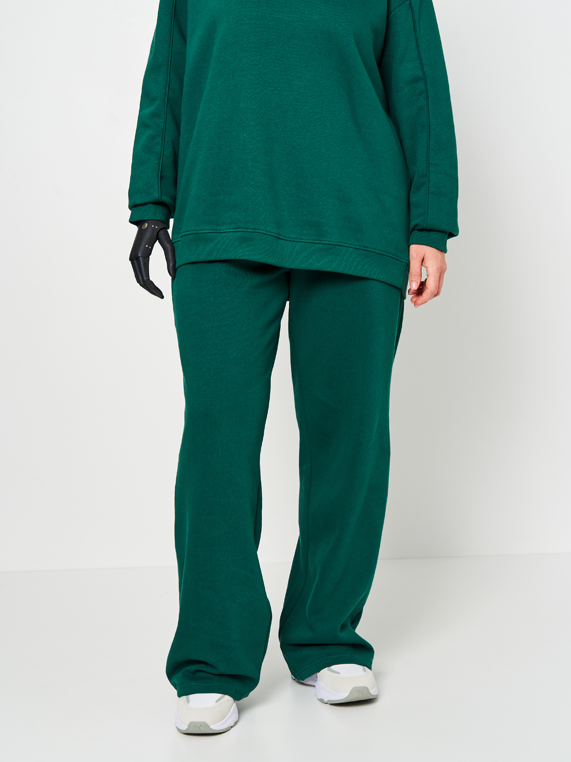 Акція на Спортивні штани жіночі Outhorn Trousers Cas F171 OTHSS23TTROF171-40S L Зелені від Rozetka