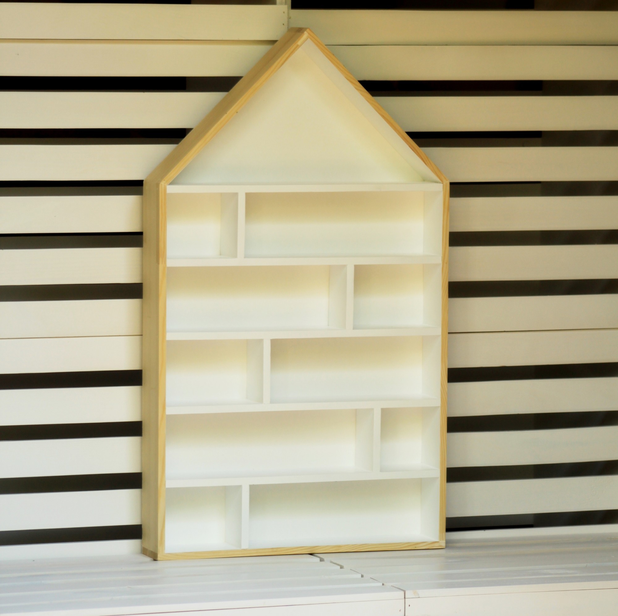 

Полка домик Decor PW 42 х 72 х 7.5 см натуральна з білим