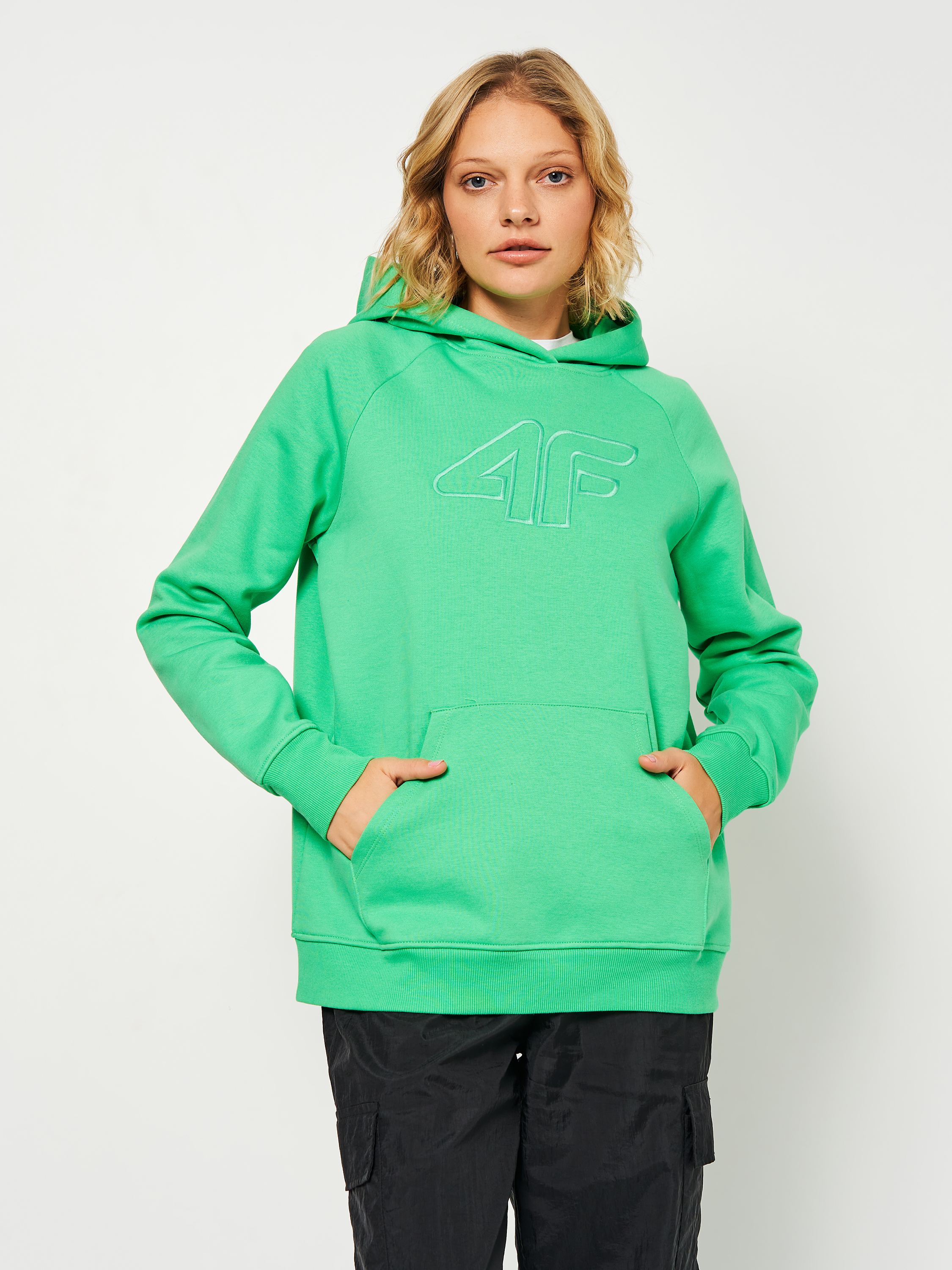 Акція на Худі оверсайз жіноче 4F Sweatshirt F535 4FSS23TSWSF535-41S S Зелене від Rozetka